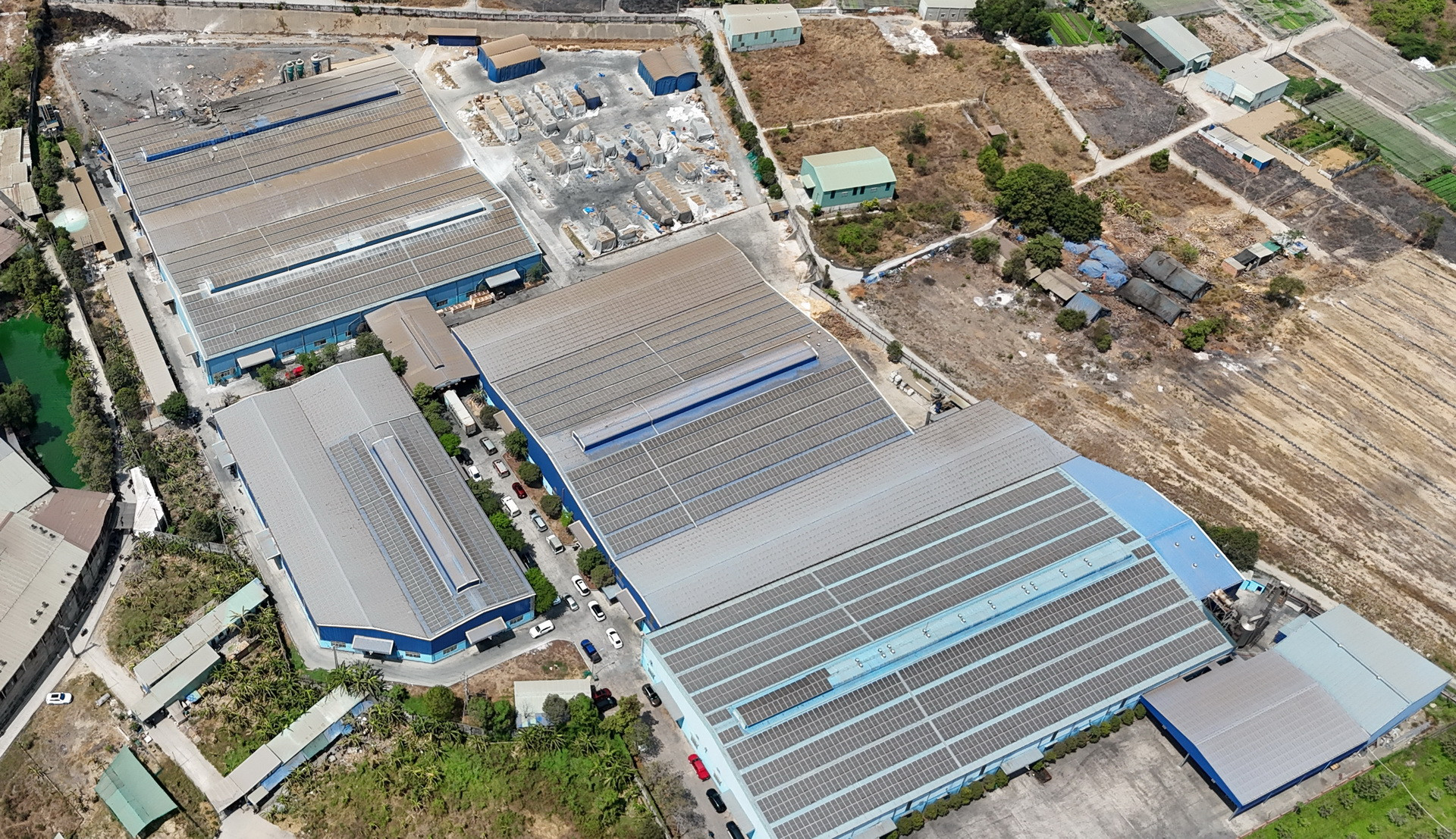 Toàn cảnh Công ty Trách nhiệm hữu hạn gỗ Bình Minh, xã Thiện Tân, huyện Vĩnh Cửu, tỉnh Đồng Nai.