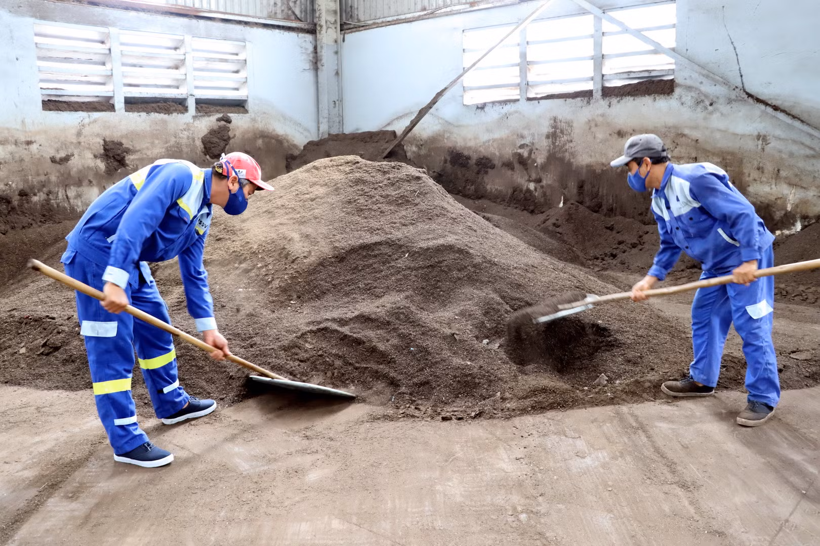 Tại khu xử lý, 100% rác thải được tái chế phân compost, chất thải trơ sau xử lý dưới 15% được đem chôn lấp hợp vệ sinh. Tại khu xử lý, 100% rác thải được tái chế phân compost, chất thải trơ sau xử lý dưới 15% được đem chôn lấp hợp vệ sinh.