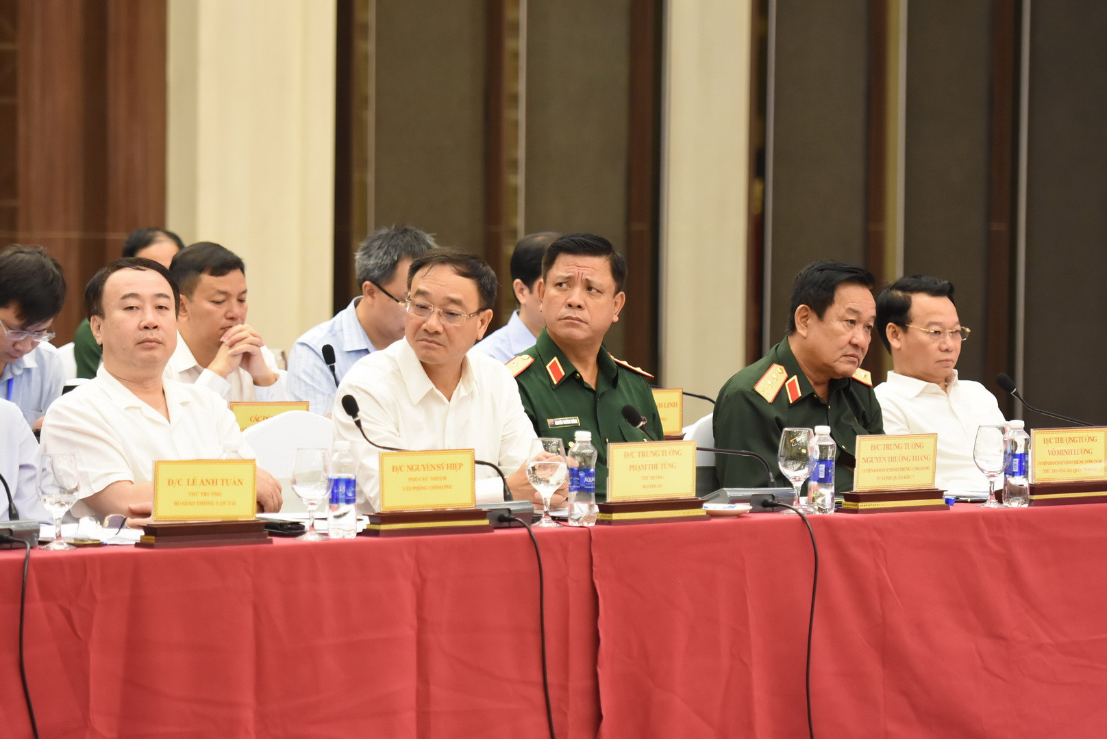 Lãnh đạo các bộ, ngành Trung ương, Quân khu 7 tham dự buổi làm việc,