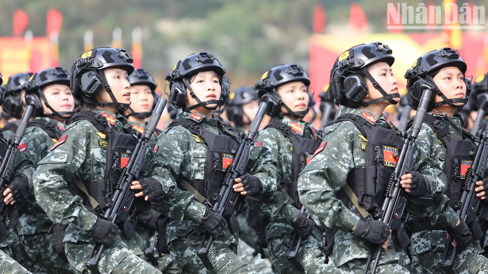 Khối nữ cảnh sát đặc nhiệm.