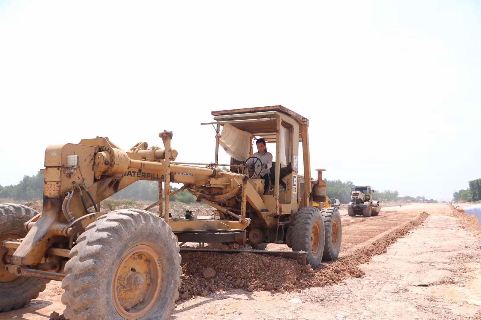 Vừa qua, Ban Quản lý dự án đầu tư xây dựng công trình giao thông tỉnh Đồng Nai đã có văn bản nhắc nhở một nhà thầu thi công dự án vì chậm huy động bổ sung máy móc, thiết bị, nhân lực thi công.