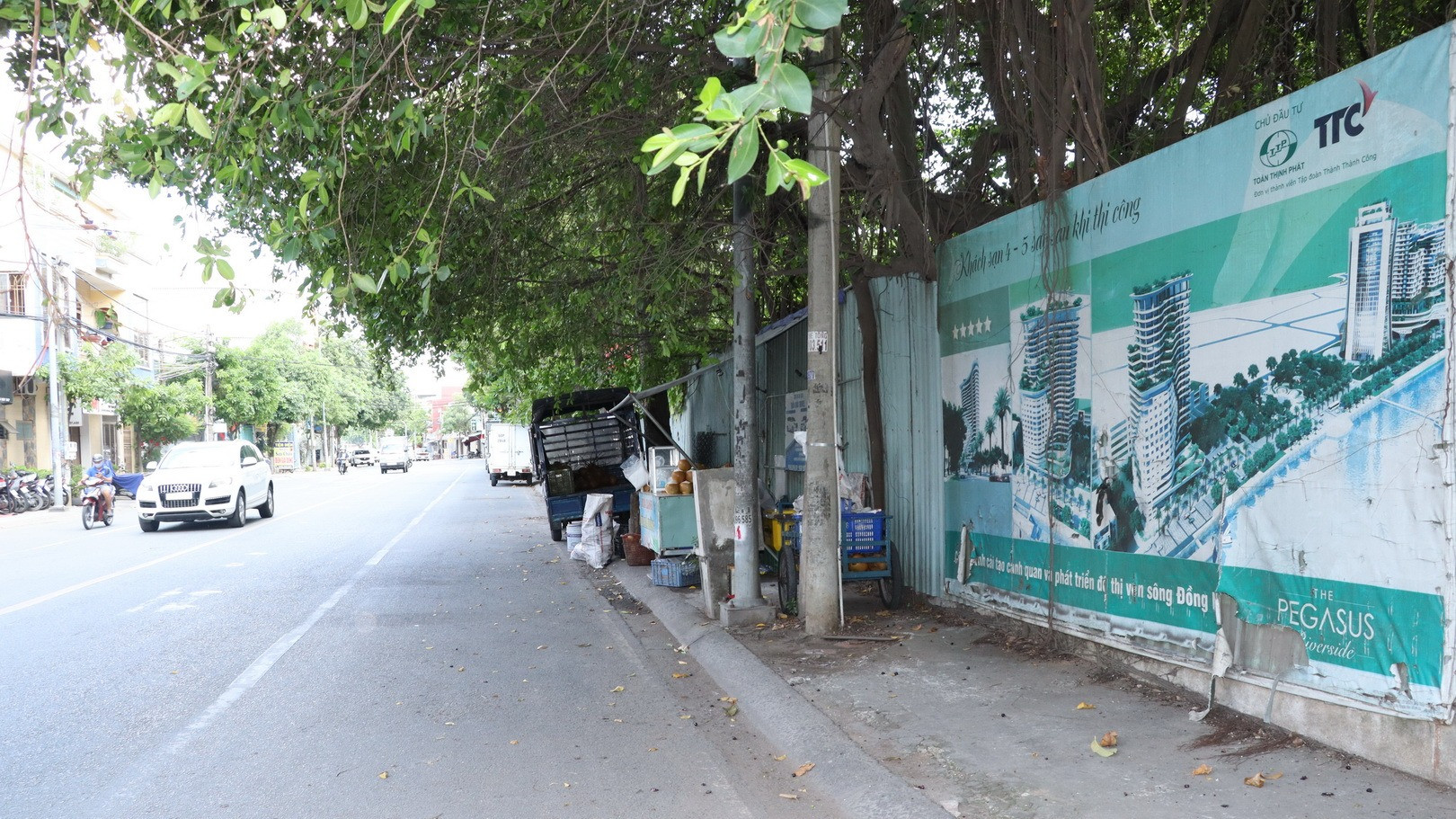 Phối cảnh khối khách sạn 4-5 sao phơi mưa nắng qua năm tháng.