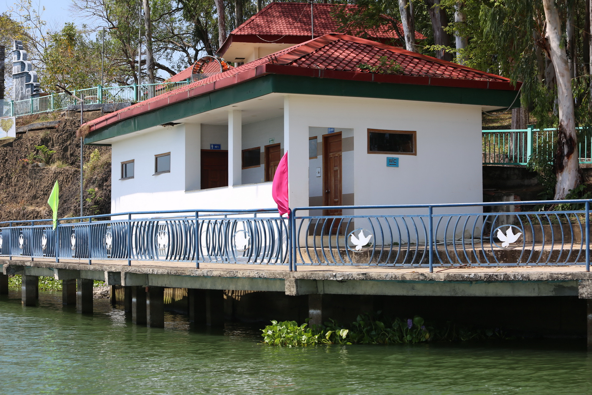 Công ty Cường Thuận IDICO bị xử phạt với số tiền hơn 1,5 tỷ đồng và đình chỉ toàn bộ hoạt động của Trung tâm du lịch Đảo Ó-Đồng Trường trong thời hạn 4,5 tháng.