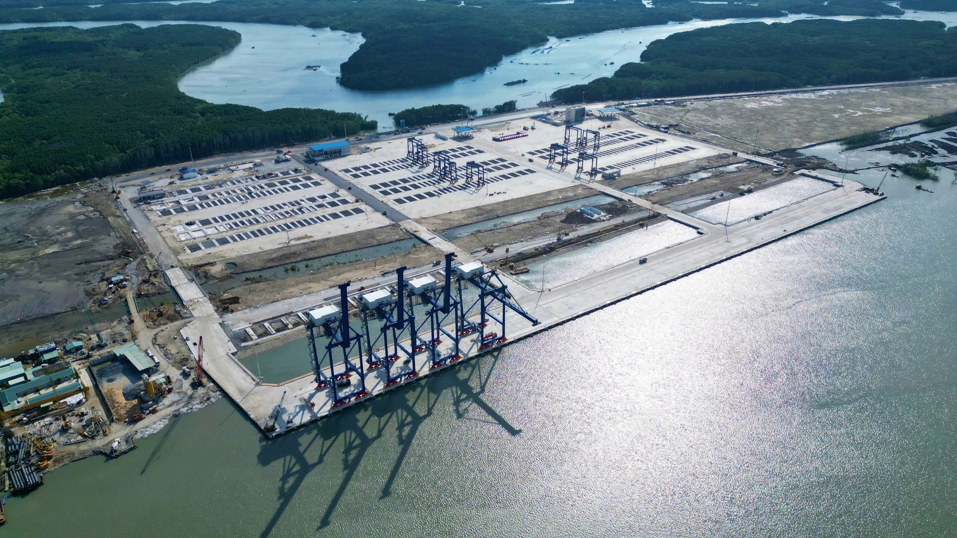 [Ảnh] Đường xuyên rừng ngập mặn nối cảng biển lớn nhất Đồng Nai ảnh 11