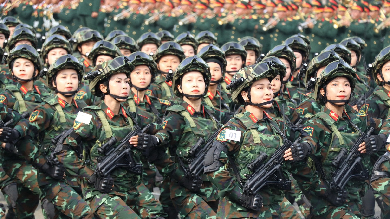 Khối nữ đặc nhiệm.