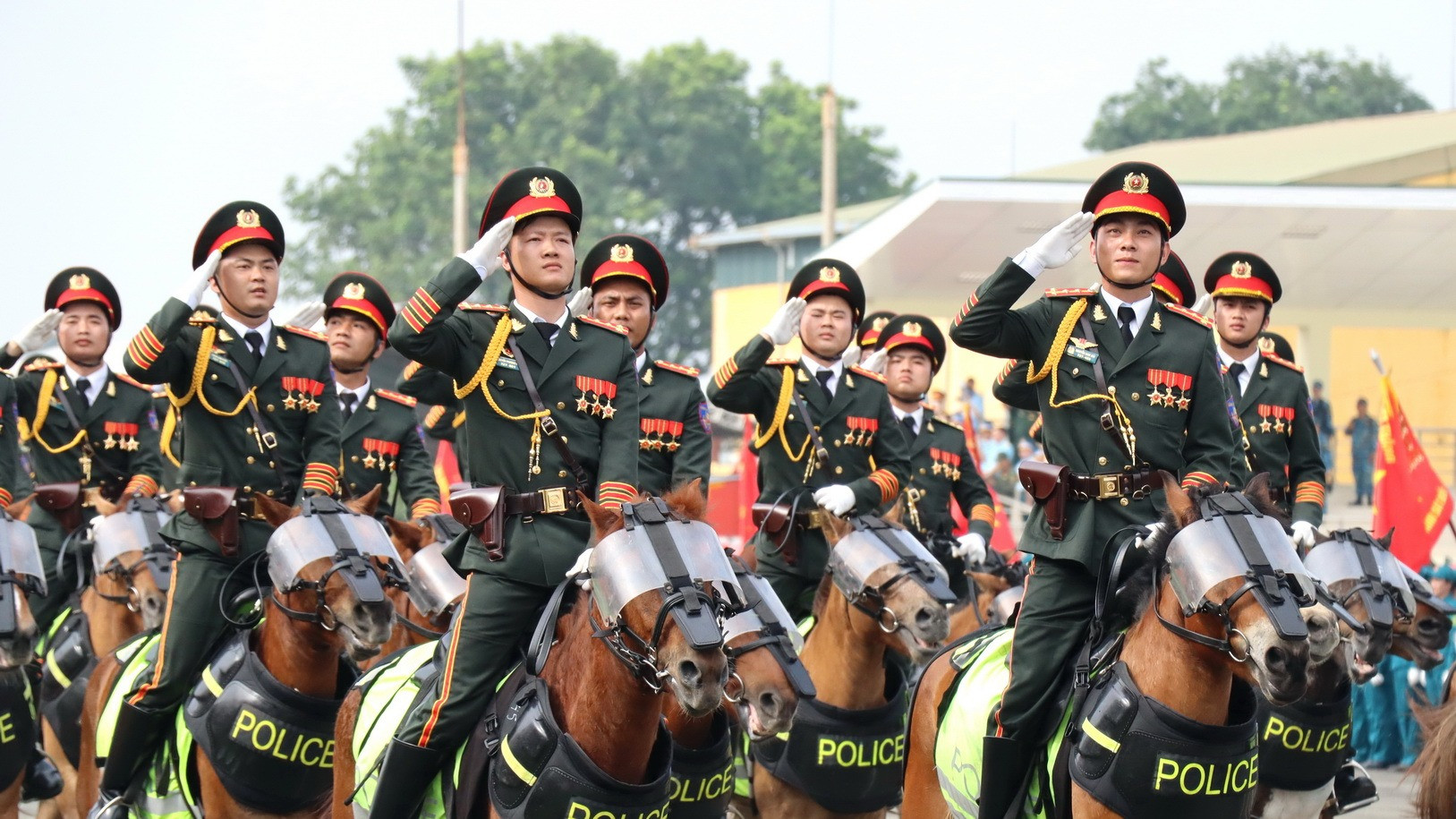 Khối Kỵ binh Công an nhân dân.