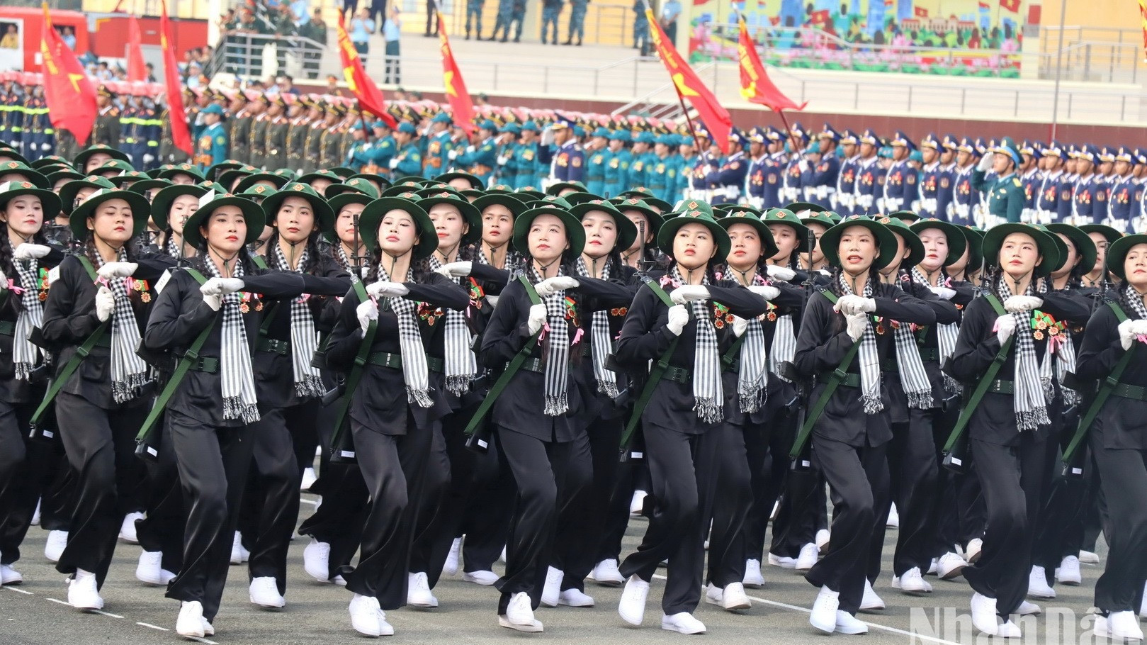 Khối nữ du kích miền Nam.