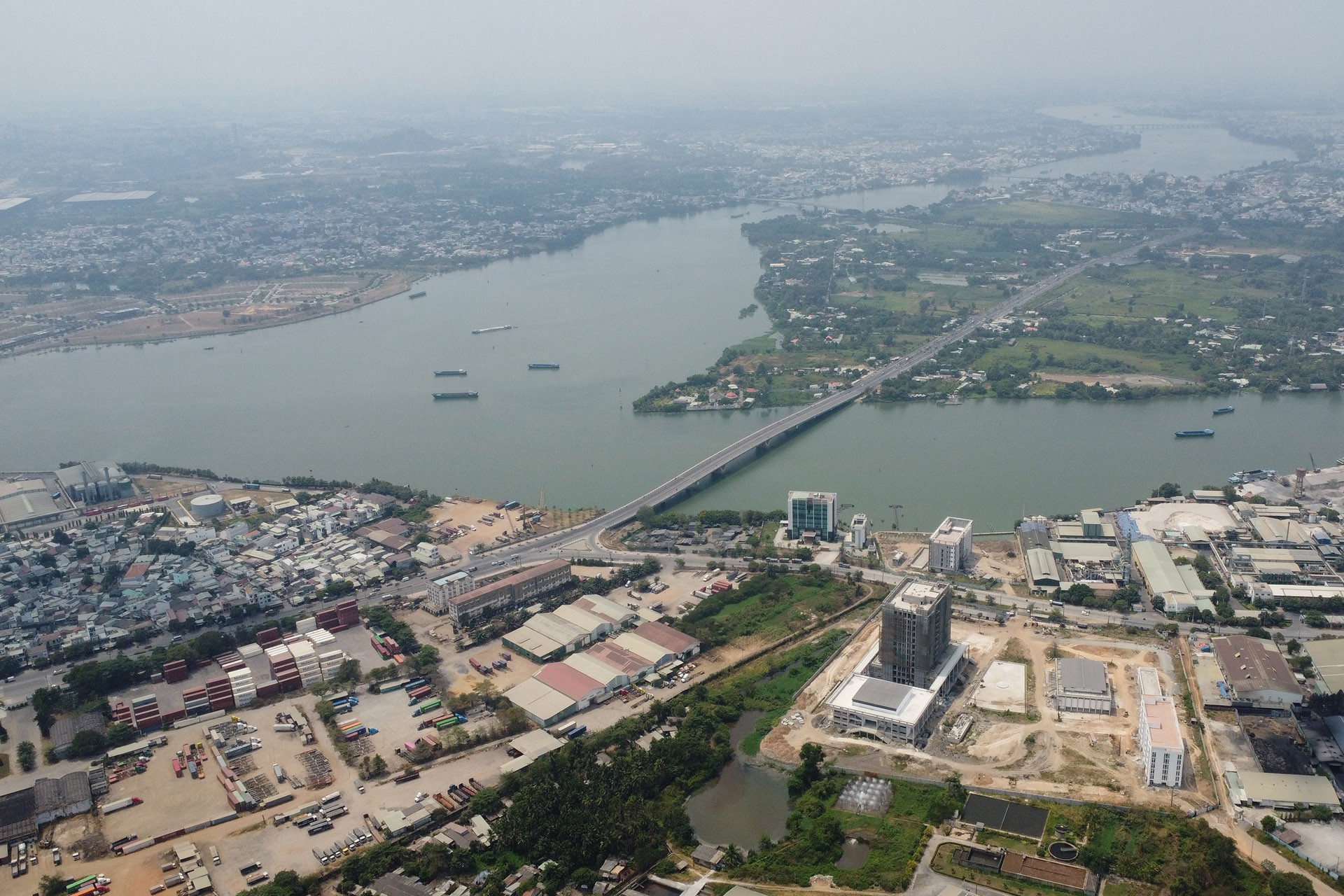 Về thời gian di dời các doanh nghiệp trong khu công nghiệp Biên Hòa 1 được chia làm 2 giai đoạn. Trong đó, giai đoạn 1 hoàn thành trước tháng 12/2024; giai đoạn 2, hoàn thành trước tháng 12/2025. Về thời gian di dời các doanh nghiệp trong khu công nghiệp Biên Hòa 1 được chia làm 2 giai đoạn. Trong đó, giai đoạn 1 hoàn thành trước tháng 12/2024; giai đoạn 2, hoàn thành trước tháng 12/2025.