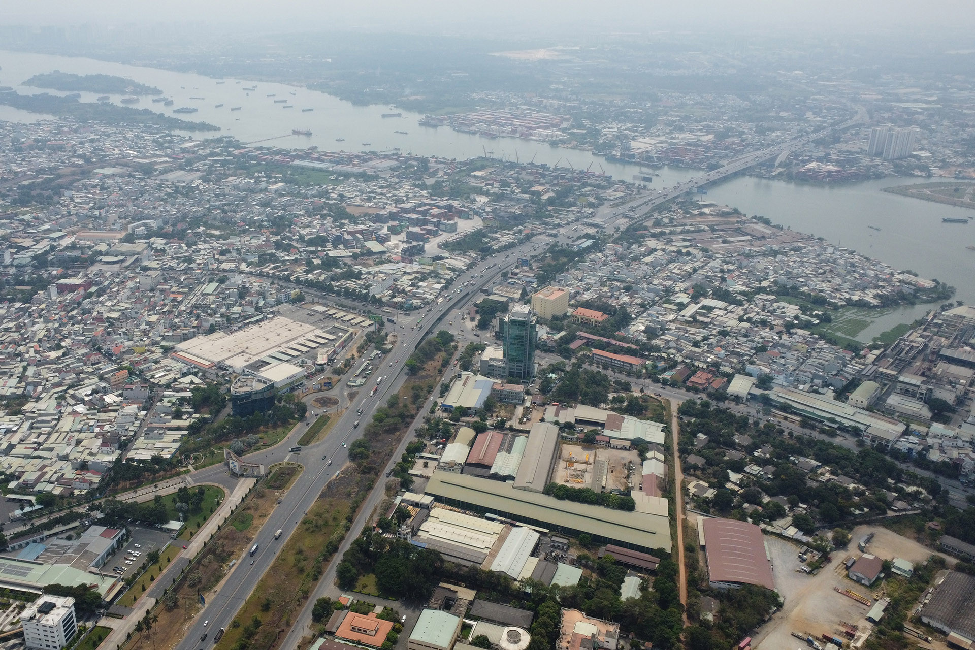 Tháng 1/2024, Ủy ban nhân dân tỉnh Đồng Nai đã quyết định phê duyệt đề án chuyển đổi công năng khu công nghiệp Biên Hòa 1 thành khu đô thị-thương mại-dịch vụ và cải thiện môi trường. Theo đó, đề án được tách hồ sơ đề xuất chấp thuận chủ trương đầu tư khu đô thị thương mại-dịch vụ Biên Hòa 1 thành 2 hồ sơ với quy mô từng dự án. Tháng 1/2024, Ủy ban nhân dân tỉnh Đồng Nai đã quyết định phê duyệt đề án chuyển đổi công năng khu công nghiệp Biên Hòa 1 thành khu đô thị-thương mại-dịch vụ và cải thiện môi trường. Theo đó, đề án được tách hồ sơ đề xuất chấp thuận chủ trương đầu tư khu đô thị thương mại-dịch vụ Biên Hòa 1 thành 2 hồ sơ với quy mô từng dự án.