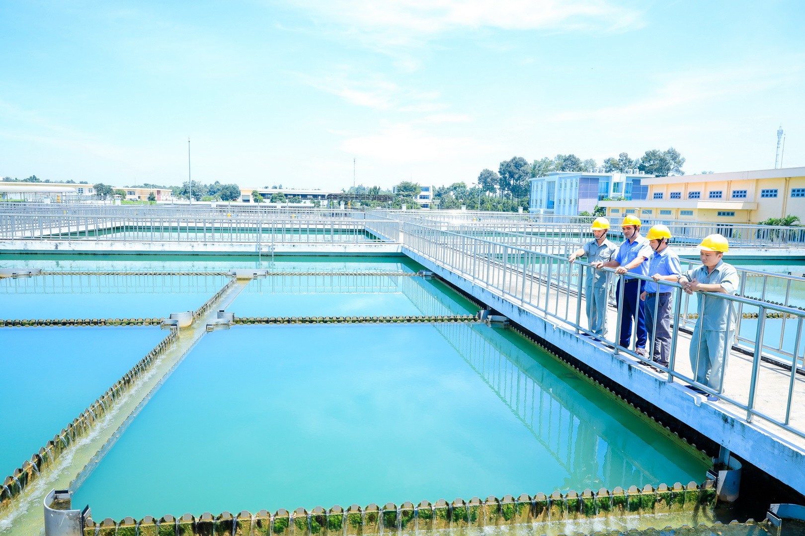 Nguồn nước thô được lấy từ thượng nguồn sông Đồng Nai, dưới đập hồ thủy điện Trị An, đoạn thuộc xã Thiện Tân, huyện Vĩnh Cửu. Sau đó, được đưa vào xử lý tại Nhà máy xử lý nước Nhơn Trạch. Tiếp đó, qua hệ thống đường ống gang D800 từ nguồn nước này được cung cấp để đấu nối cho sân bay Long Thành. Phạm vi trong sân bay quốc tế Long Thành sẽ do phía ACV đảm nhiệm.