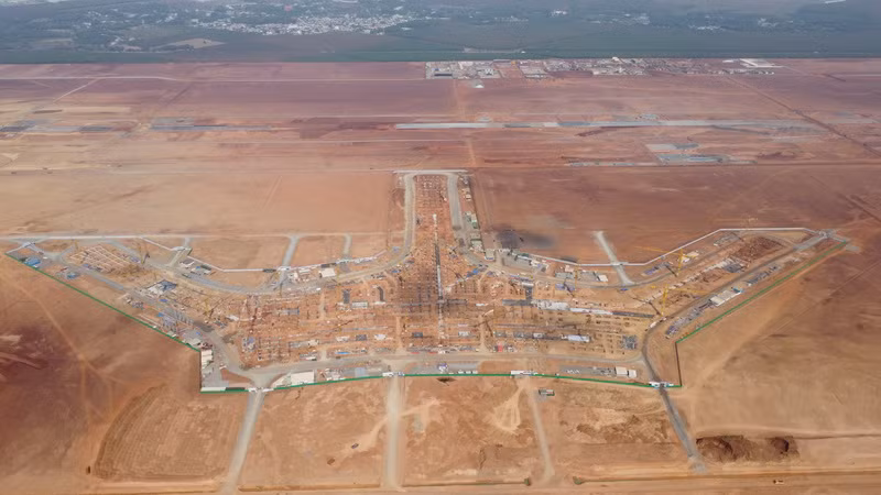 Hình hoa sen Nhà ga hành khách sân bay Long Thành dần thành hình.