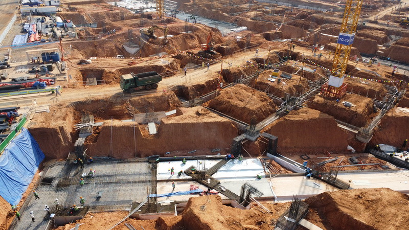 Hiện đang là thời điểm mua khô việc thi công tại dự án sân bay Long Thành thuận lợi. Do đó, các nhà thầu huy động máy móc, thiết bị và nhân lực đẩy nhanh tiến độ. Hiện đang là thời điểm mua khô việc thi công tại dự án sân bay Long Thành thuận lợi. Do đó, các nhà thầu huy động máy móc, thiết bị và nhân lực đẩy nhanh tiến độ.