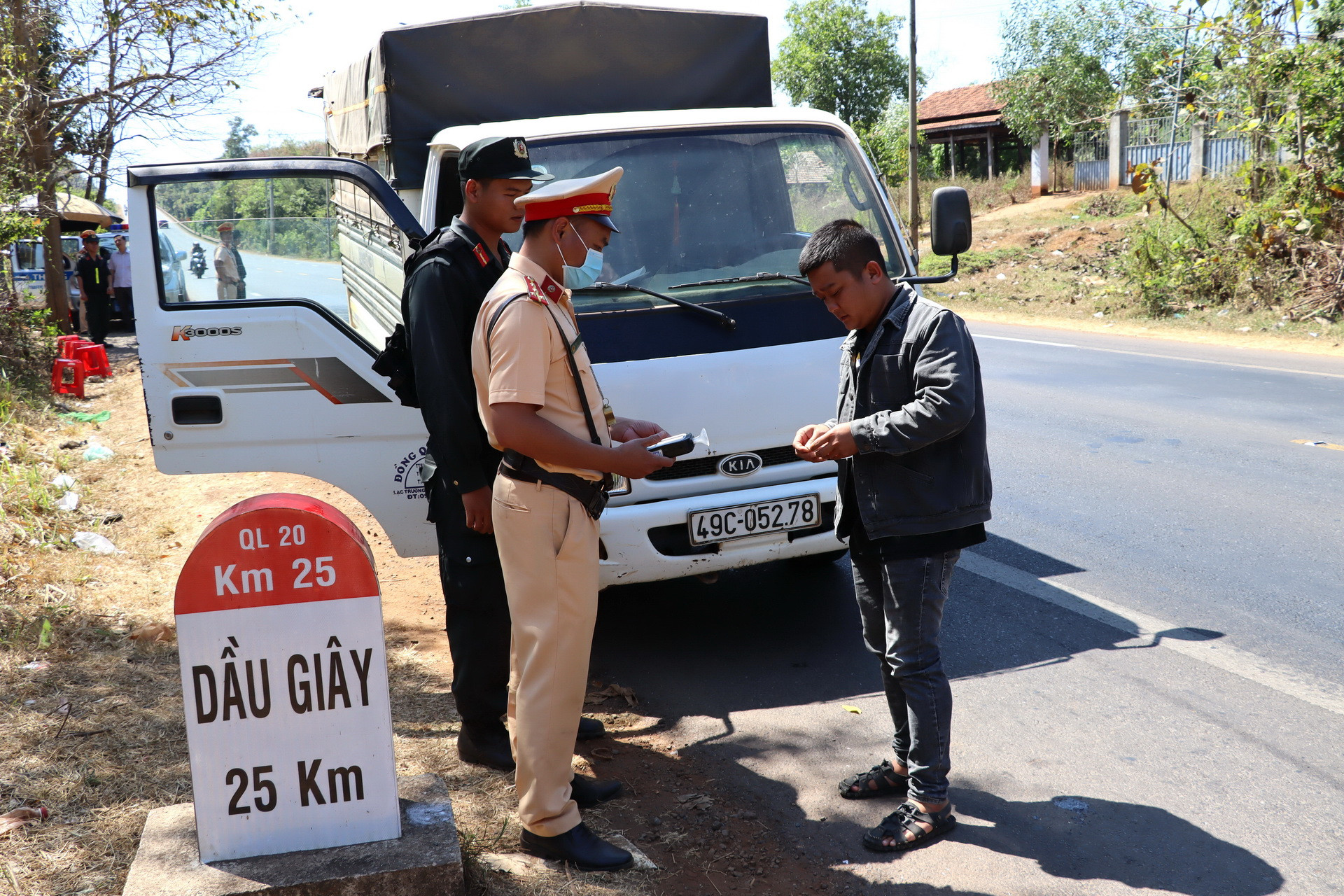 Các trường hợp vi phạm sẽ được lực lượng chức năng tỉnh Đồng Nai xử lý trên tinh thần thượng tôn pháp luật, "không có vùng cấm, không có ngoại lệ".