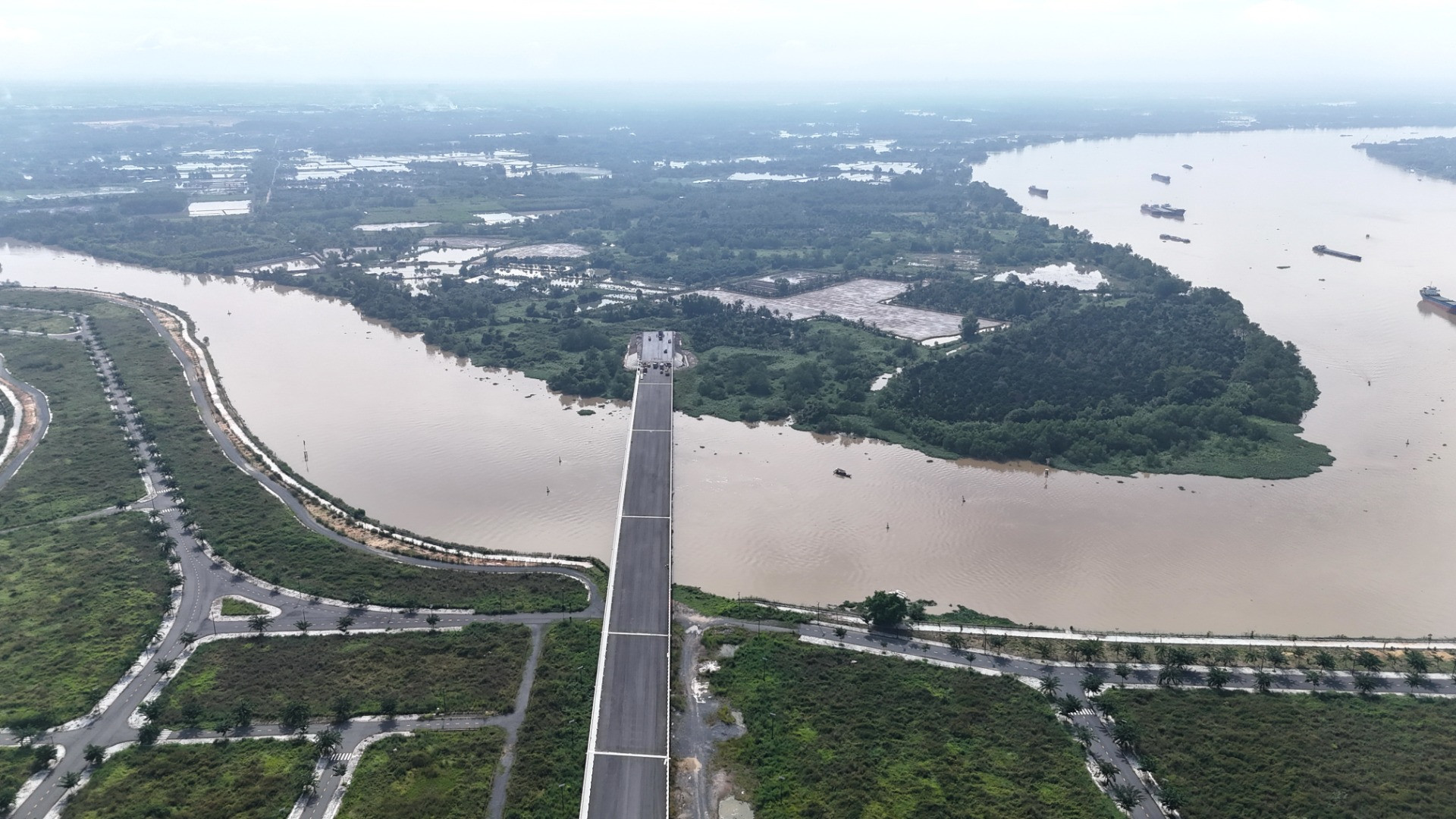 Tuyến đường kết nối do 2 doanh nghiệp có khu đất mà đường đi qua đăng ký xây dựng theo quy hoạch của tỉnh Đồng Nai nhưng vướng mắc thủ tục đầu tư và giải phóng mặt bằng nên chưa thể triển khai.