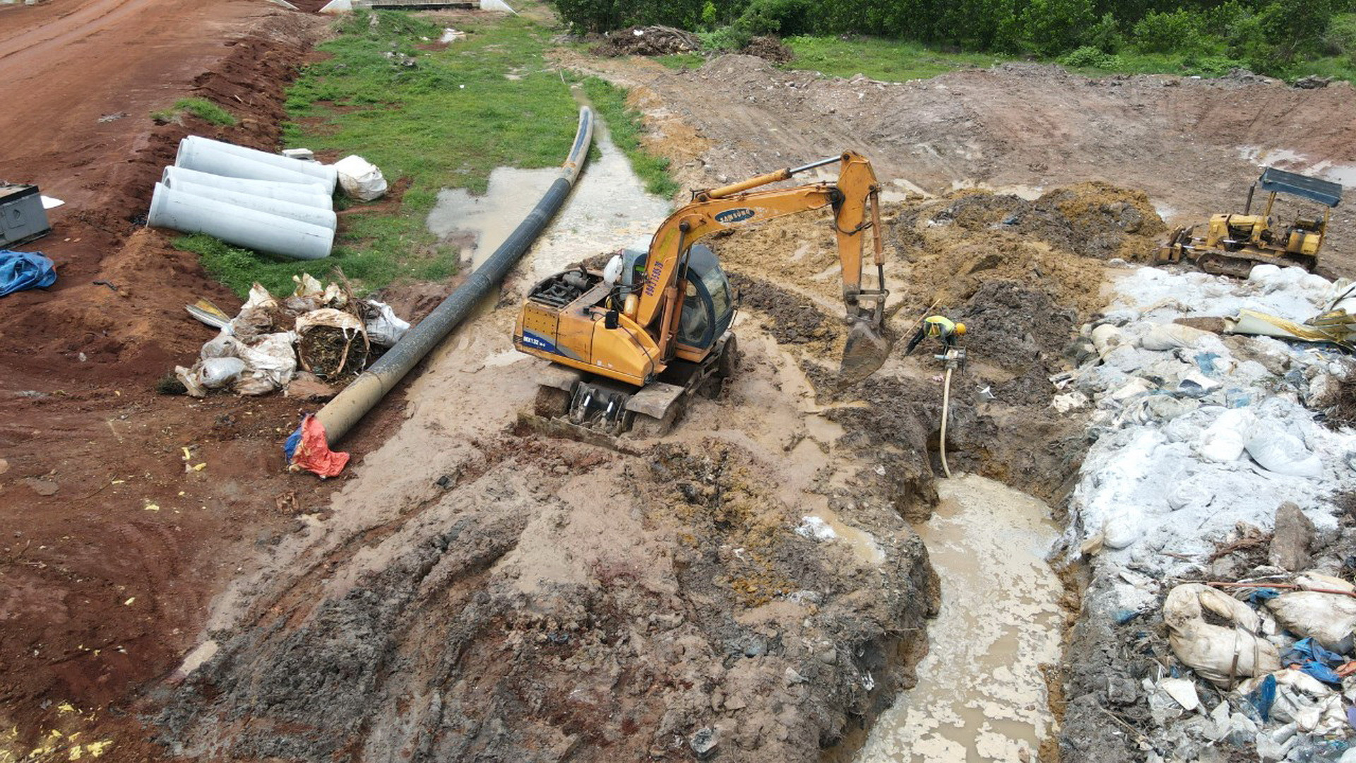 Dự án tuyến ống cấp nước cho sân bay quốc tế Long Thành được khởi công từ đầu tháng 5/2024, với tổng số vốn đầu tư hơn gần 46 tỷ đồng, có tổng chiều dài hơn 5,6km, đi qua địa bàn xã Long An và Long Phước của huyện Long Thành.