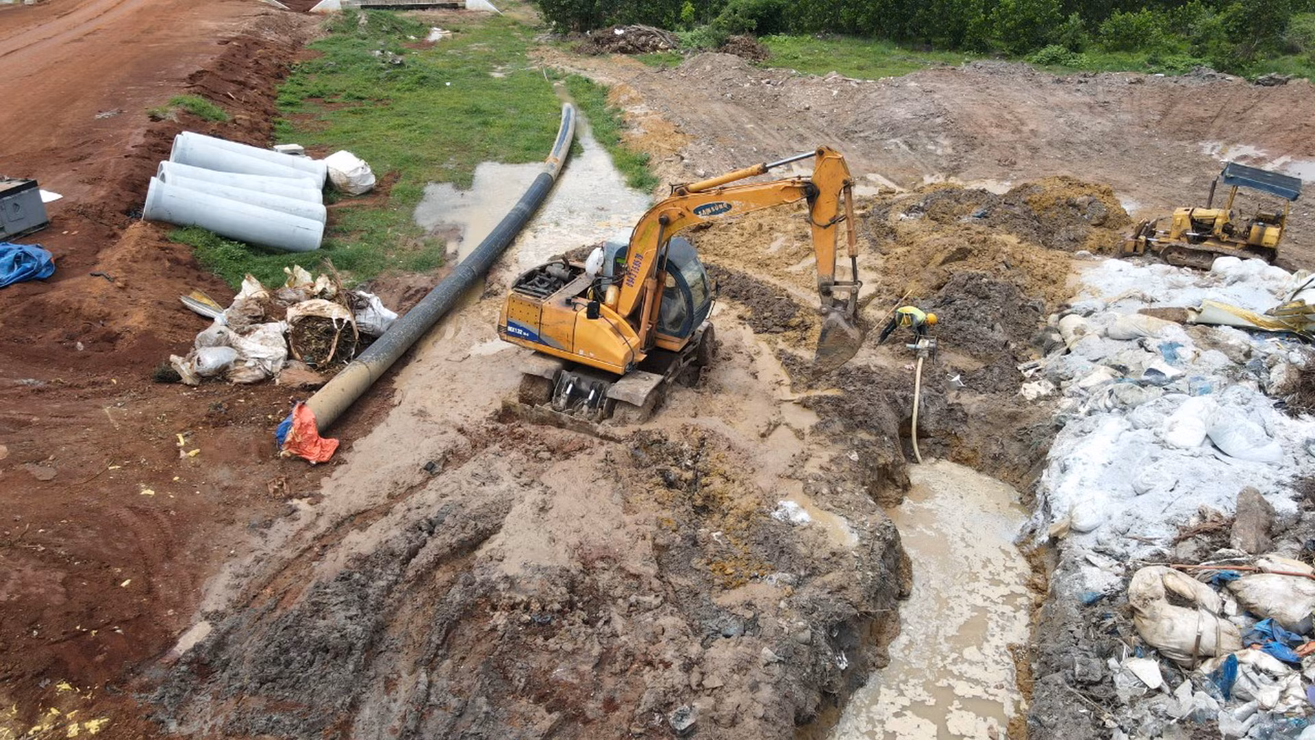 Dự án tuyến ống cấp nước cho sân bay quốc tế Long Thành được khởi công từ đầu tháng 5/2024, với tổng số vốn đầu tư hơn gần 46 tỷ đồng, có tổng chiều dài hơn 5,6km, đi qua địa bàn xã Long An và Long Phước của huyện Long Thành.