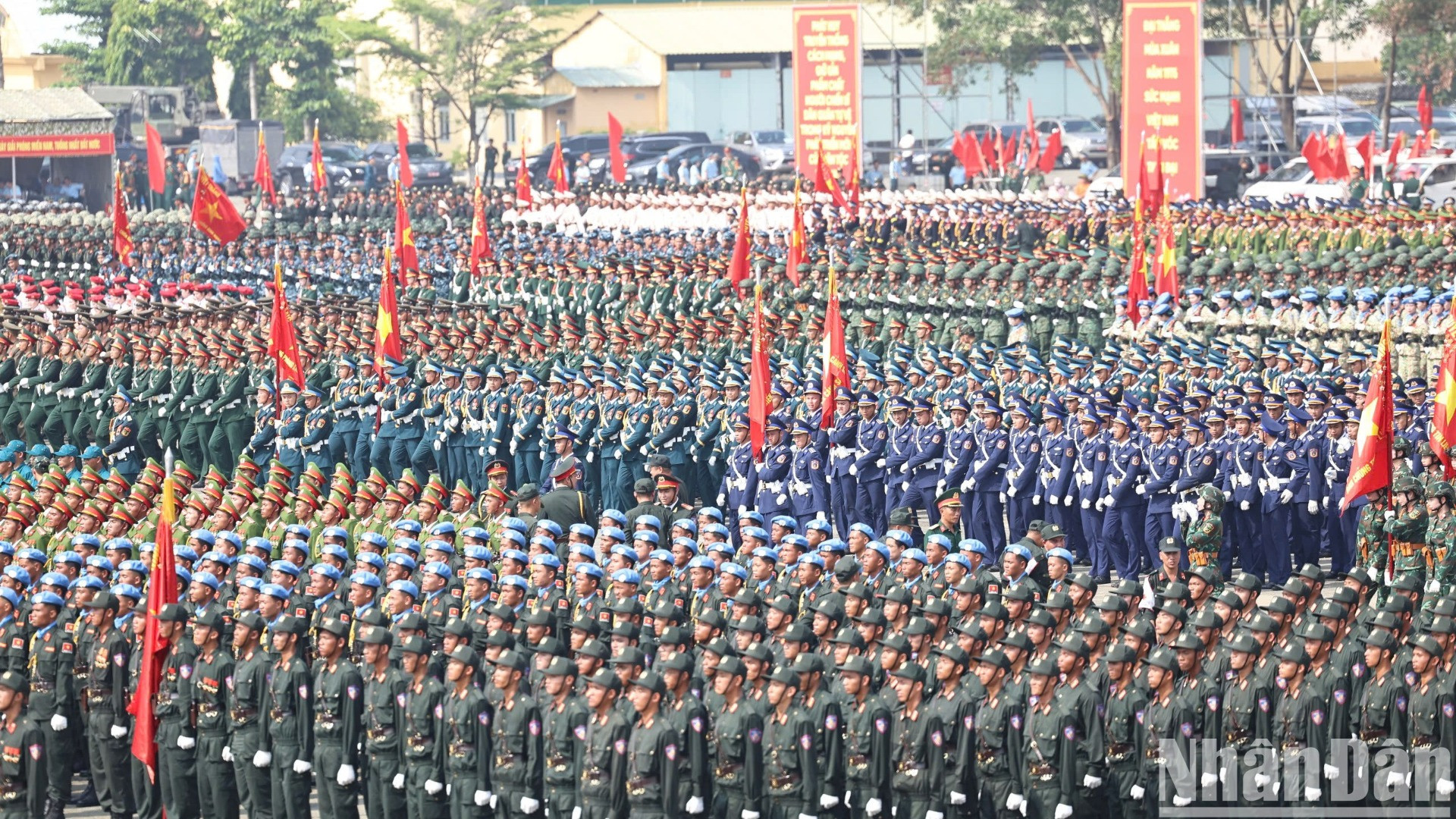 Các khối đứng tham gia tổng hợp luyện.