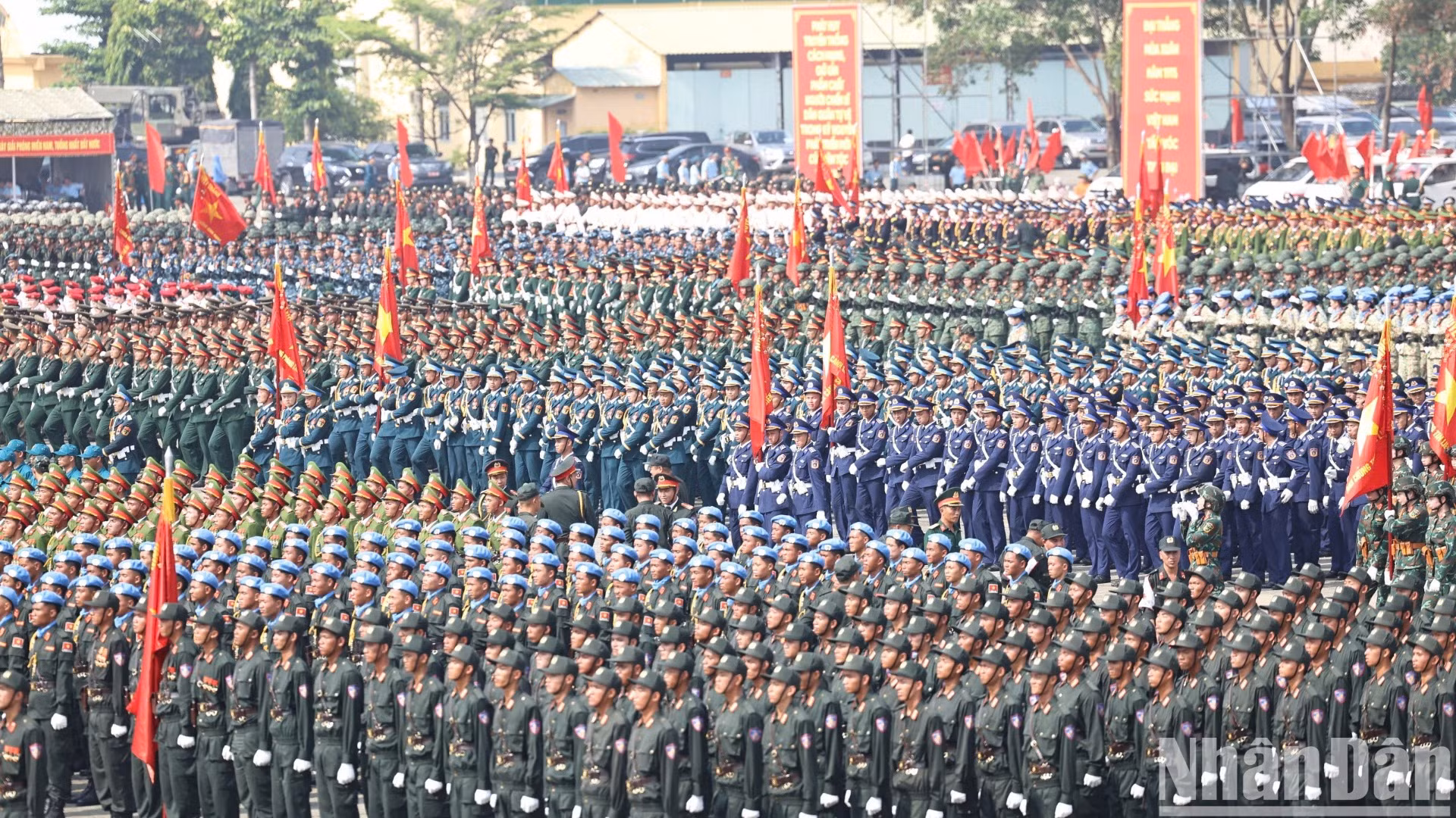 Các khối đứng tham gia tổng hợp luyện.