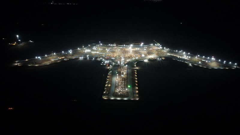 Gói thầu xây dựng nhà ga hành khách sân bay Long Thành giá trị hơn 35 nghìn tỷ đồng với thời gian thi công 39 tháng. Đây là gói thầu có giá trị lớn và có tính chất kỹ thuật phức tạp nhất, là đường găng của cả giai đoạn 1 dự án xây dựng sân bay Long Thành. Gói thầu xây dựng nhà ga hành khách sân bay Long Thành giá trị hơn 35 nghìn tỷ đồng với thời gian thi công 39 tháng. Đây là gói thầu có giá trị lớn và có tính chất kỹ thuật phức tạp nhất, là đường găng của cả giai đoạn 1 dự án xây dựng sân bay Long Thành.