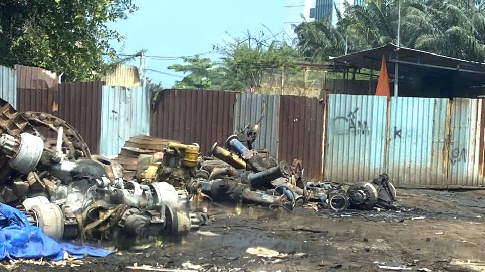 Vật liệu thải bên trong một doanh nghiệp ở khu công nghiệp Biên Hòa 1.