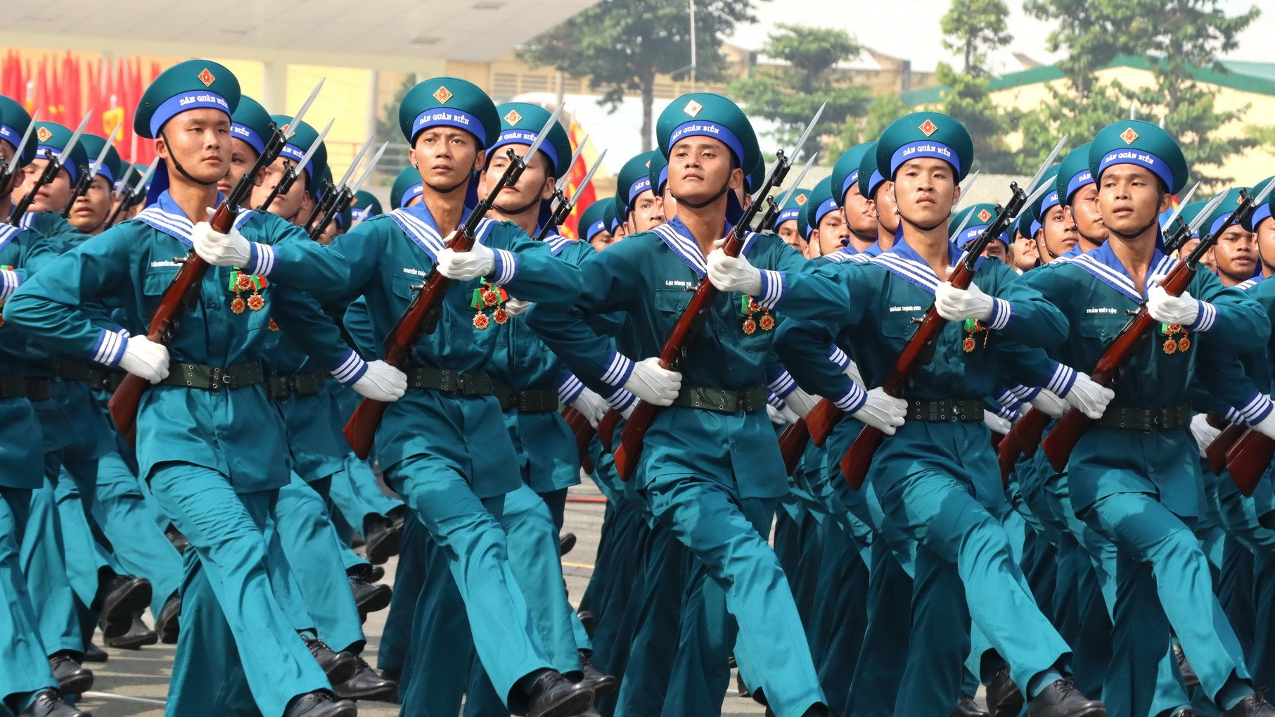 Khối dân quân biển.