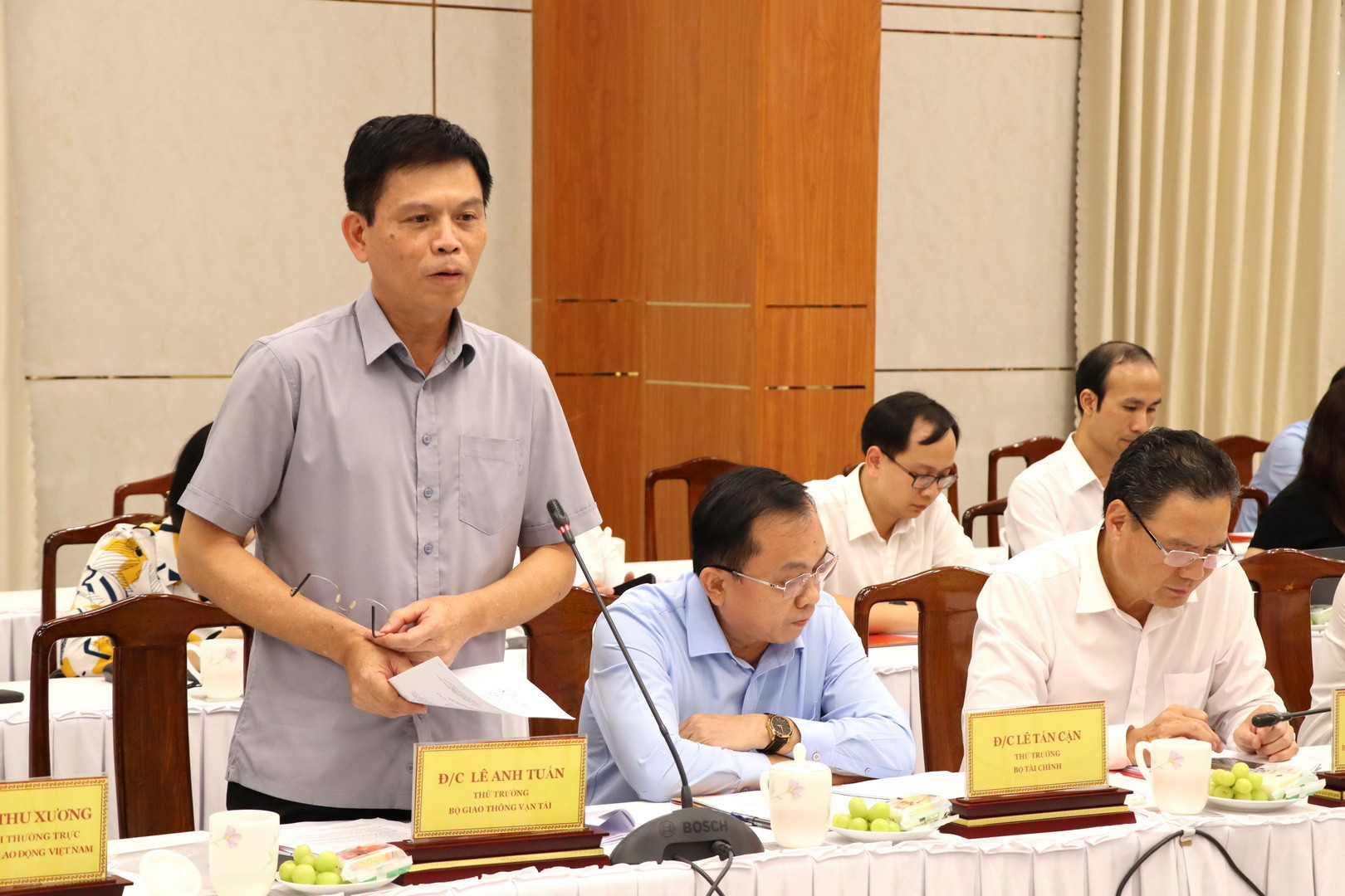 Lãnh đạo Bộ Giao thông vận tải nói về Dự án Cảng hàng không quốc tế Long Thành. Quyền Chủ tịch Ủy ban nhân dân tỉnh Đồng Nai Võ Tấn Đức báo cáo tình hình kinh tế-xã hội.