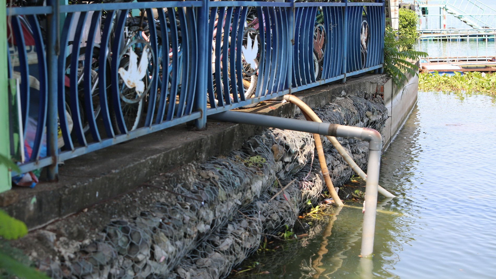 Nước thải sau xử lý thải ra hồ Trị An, có sử dụng đất, đất có mặt nước của vùng lõi Khu dự trữ sinh quyển là yếu tố nhạy cảm về môi trường theo quy định.