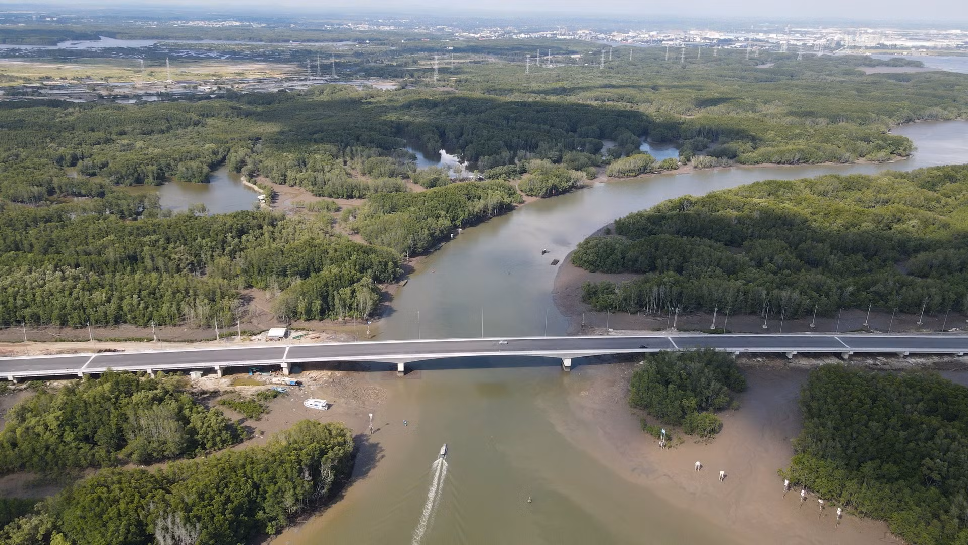 [Ảnh] Đường xuyên rừng ngập mặn nối cảng biển lớn nhất Đồng Nai ảnh 5