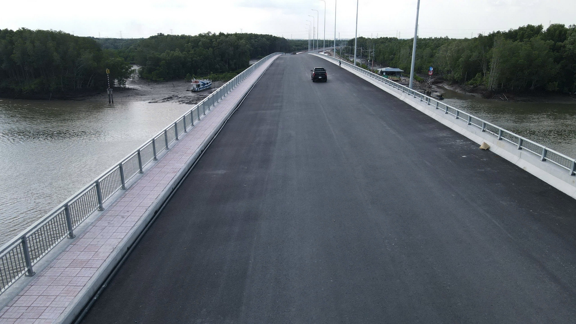 [Ảnh] Đường xuyên rừng ngập mặn nối cảng biển lớn nhất Đồng Nai ảnh 3