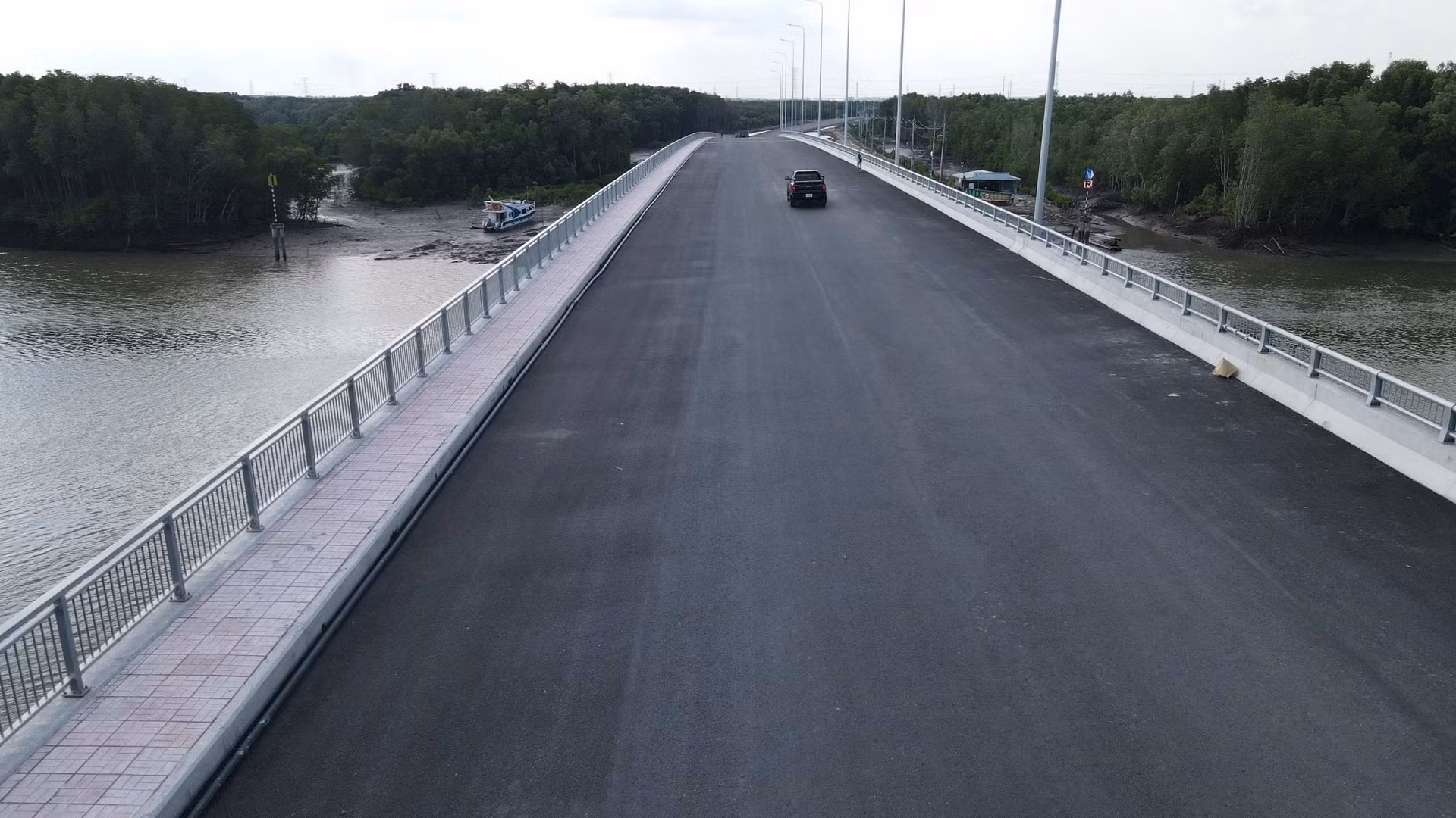 [Ảnh] Đường xuyên rừng ngập mặn nối cảng biển lớn nhất Đồng Nai ảnh 3