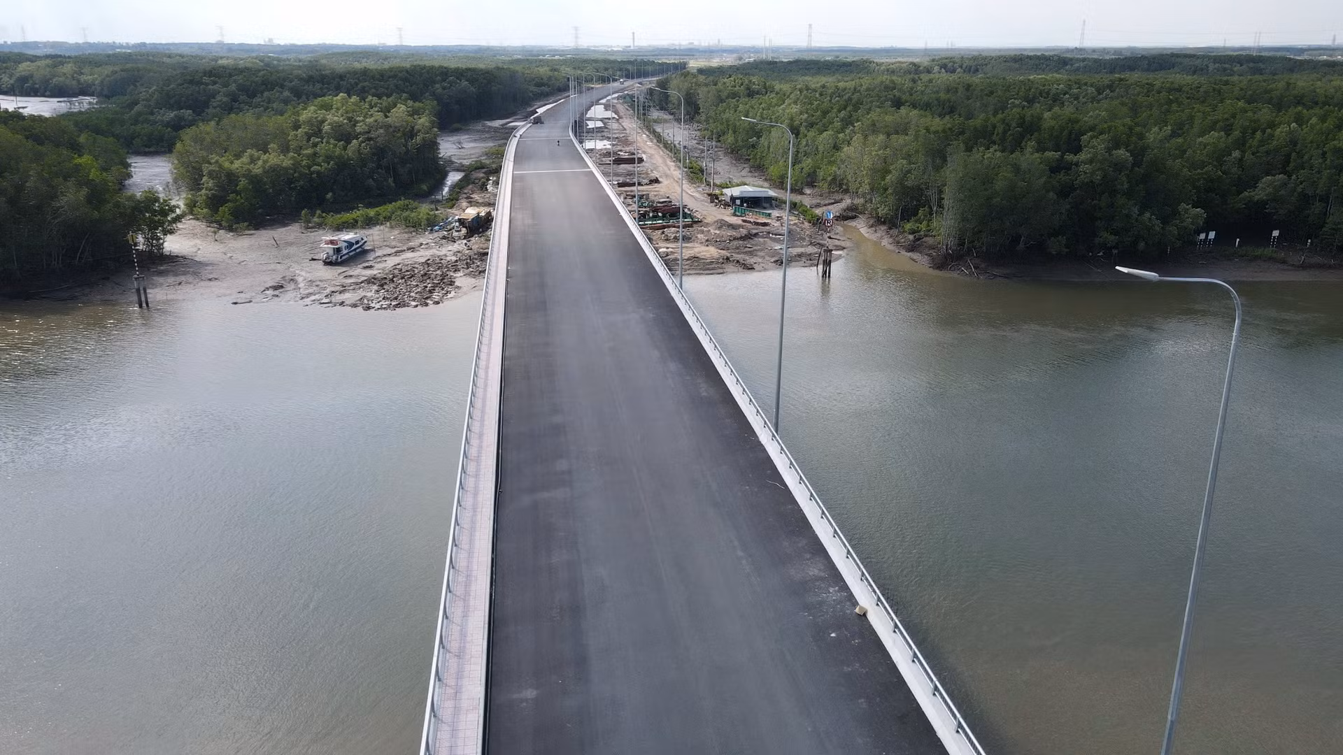 [Ảnh] Đường xuyên rừng ngập mặn nối cảng biển lớn nhất Đồng Nai ảnh 9