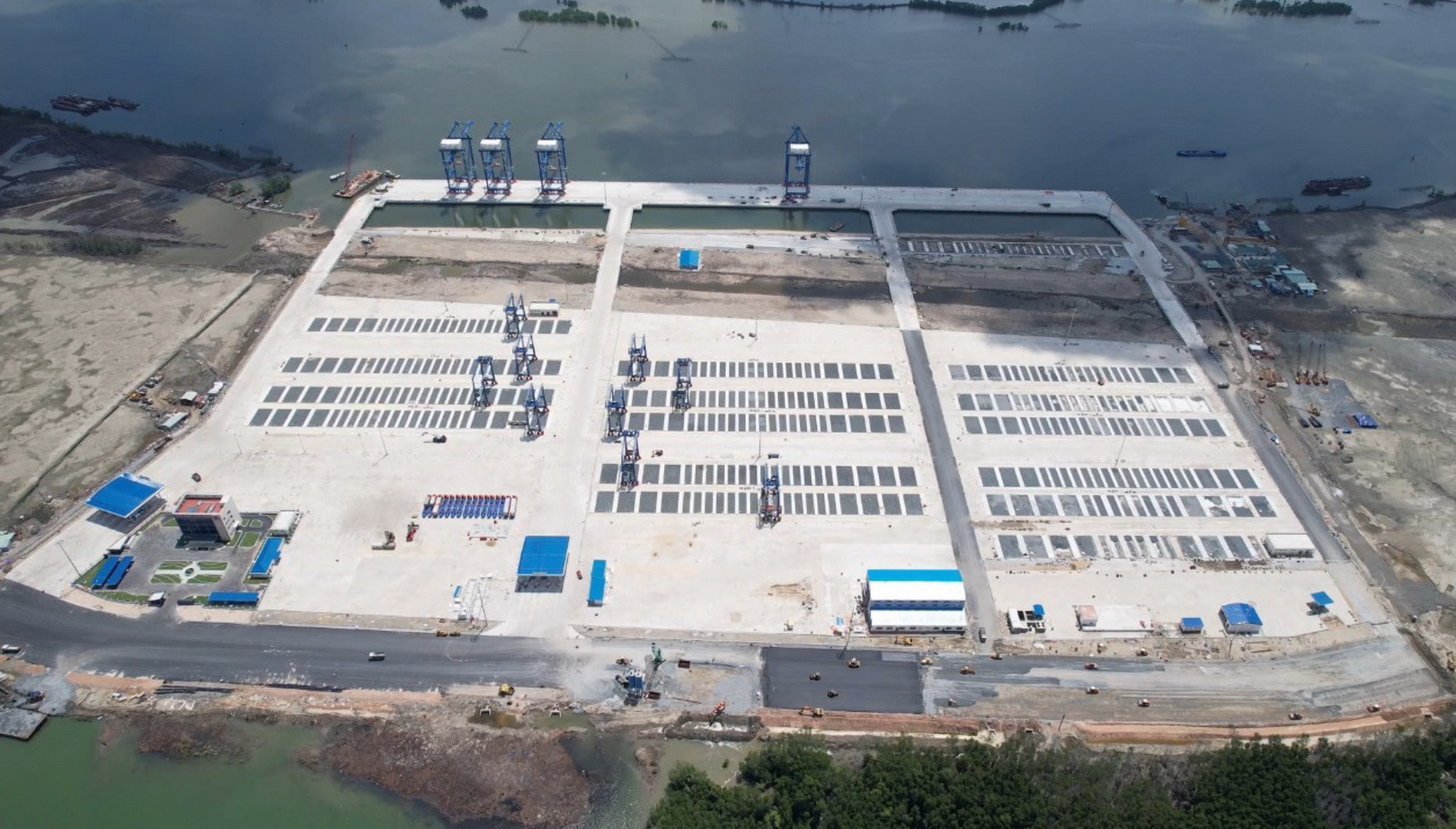 [Ảnh] Đường xuyên rừng ngập mặn nối cảng biển lớn nhất Đồng Nai ảnh 13