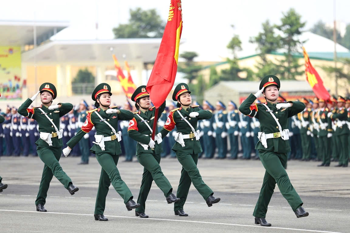 Khối nữ sĩ Quân y.