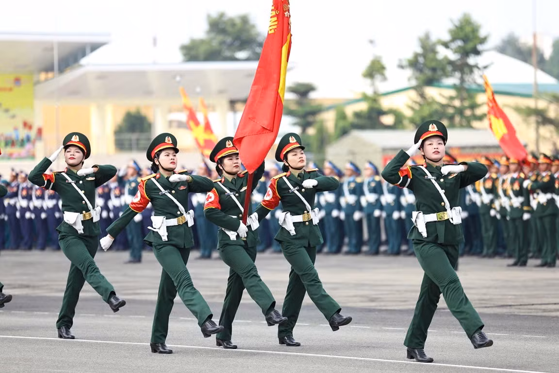 Khối nữ sĩ Quân y.