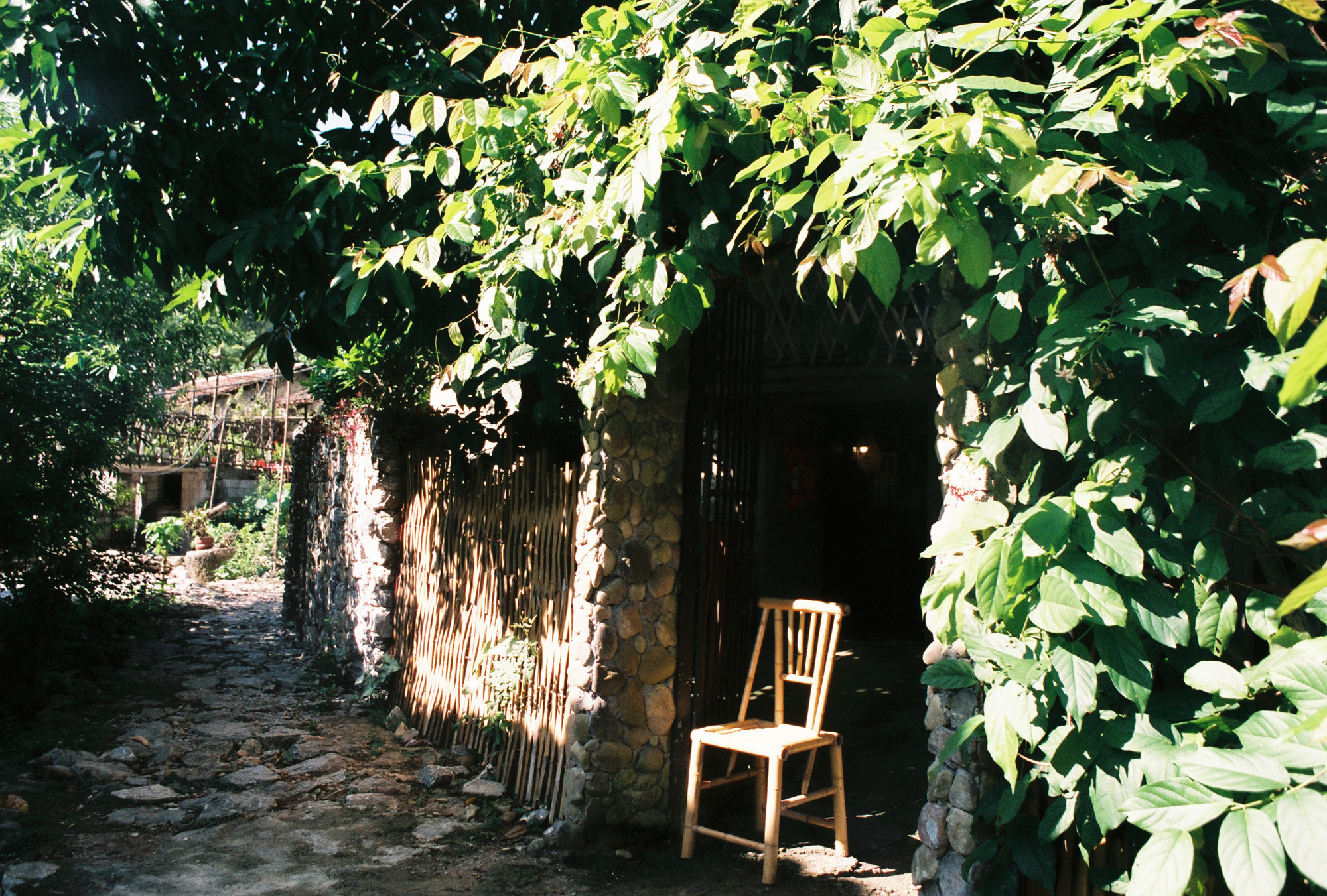 [Ảnh] Độc đáo làng đá cổ Khuổi Ky, điểm đến hấp dẫn du khách ở Cao Bằng ảnh 10