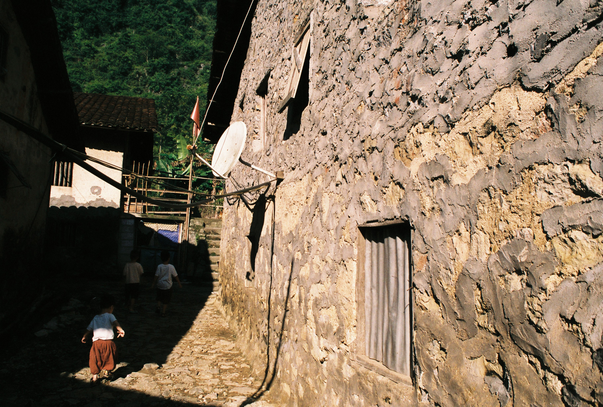 [Ảnh] Độc đáo làng đá cổ Khuổi Ky, điểm đến hấp dẫn du khách ở Cao Bằng ảnh 7