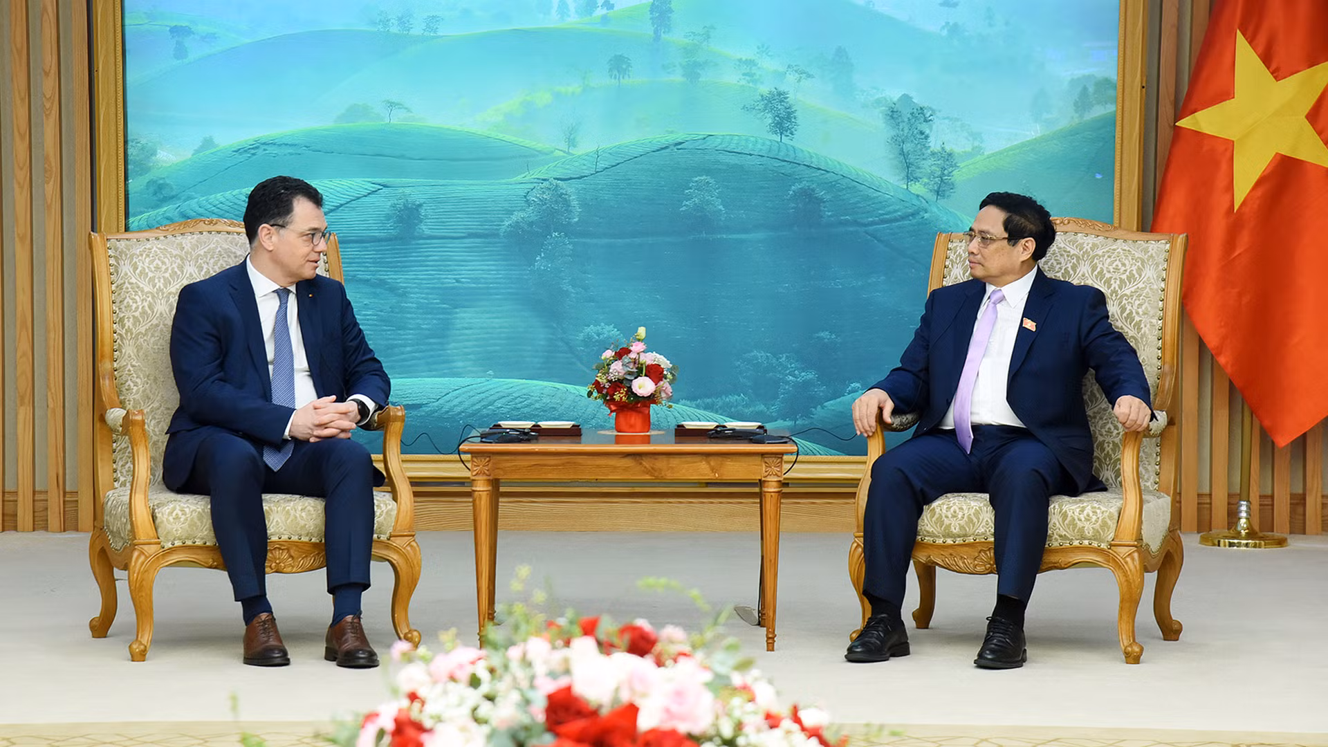 Thủ tướng Phạm Minh Chính tiếp Bộ trưởng Kinh tế, Doanh nghiệp và Du lịch Romania Stefan-Radu Oprea.