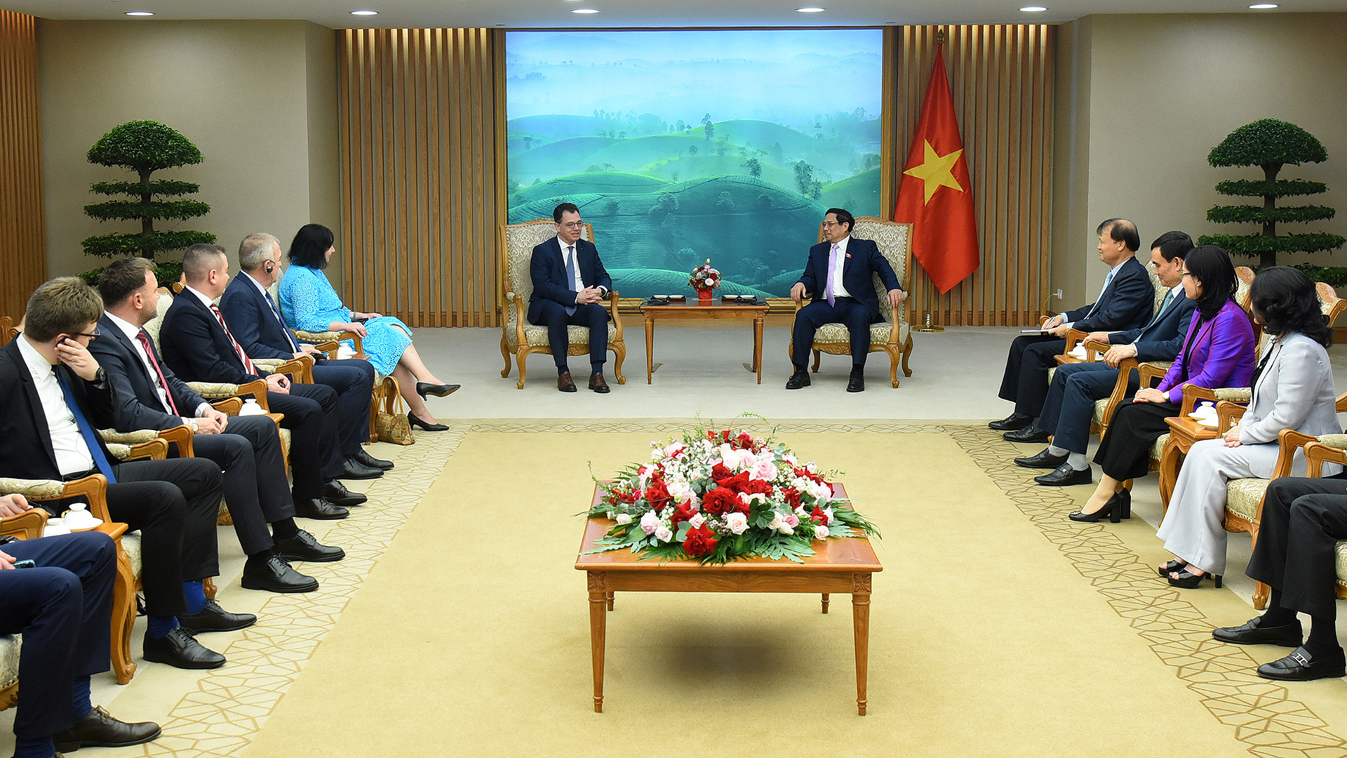 Quang cảnh buổi tiếp. Quang cảnh buổi tiếp.