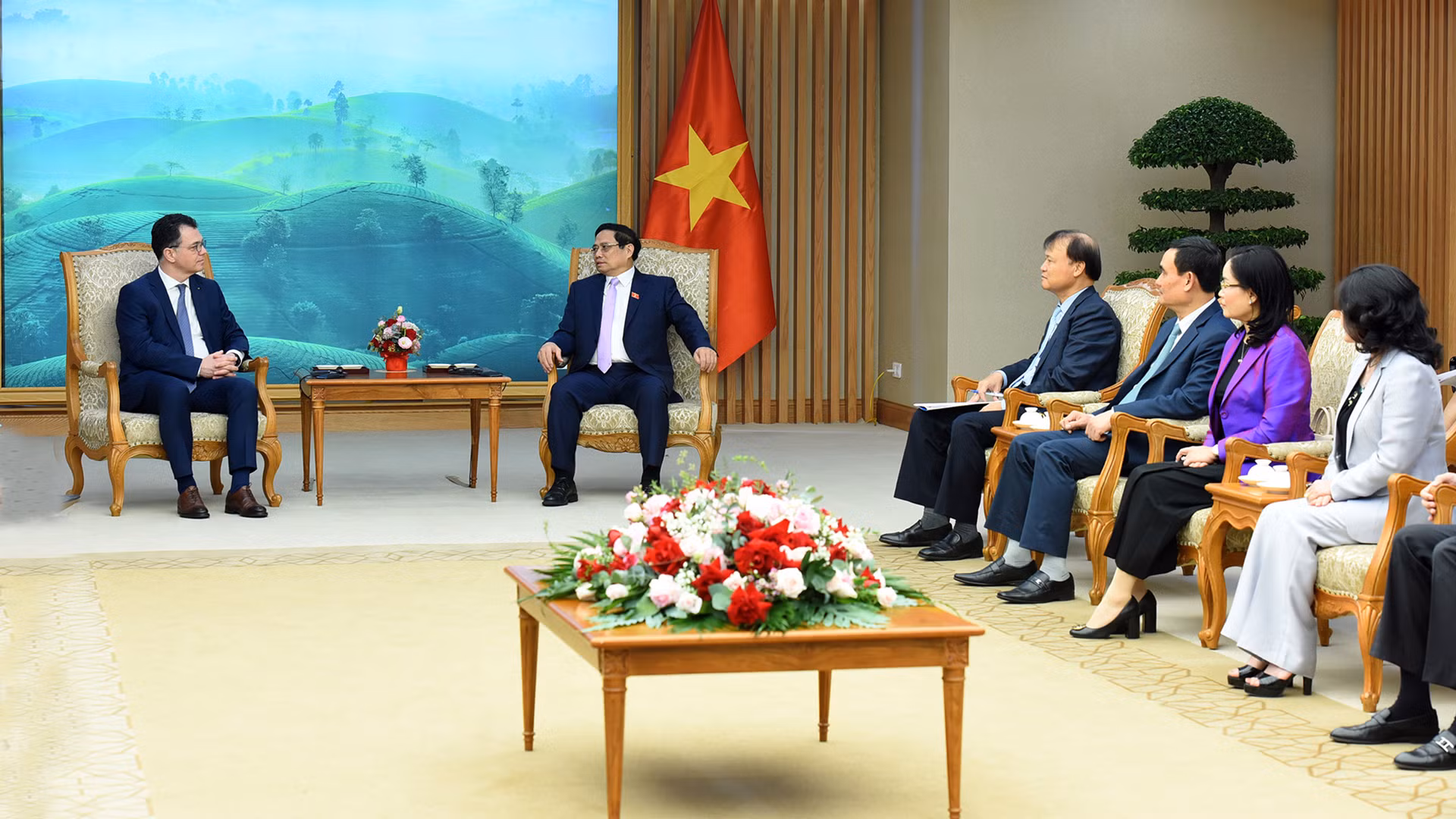 Đại diện lãnh đạo các bộ, ban ngành của Chính phủ Việt Nam cùng tham dự buổi tiếp.