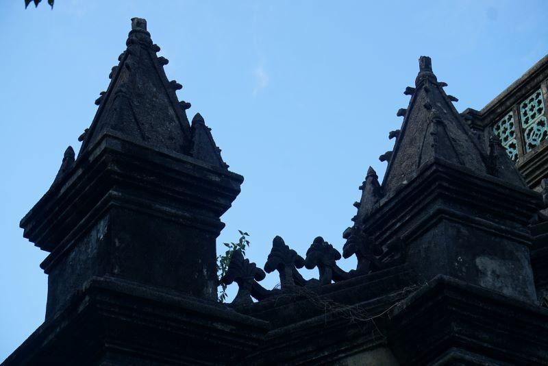 Mái vòm hình chóp.