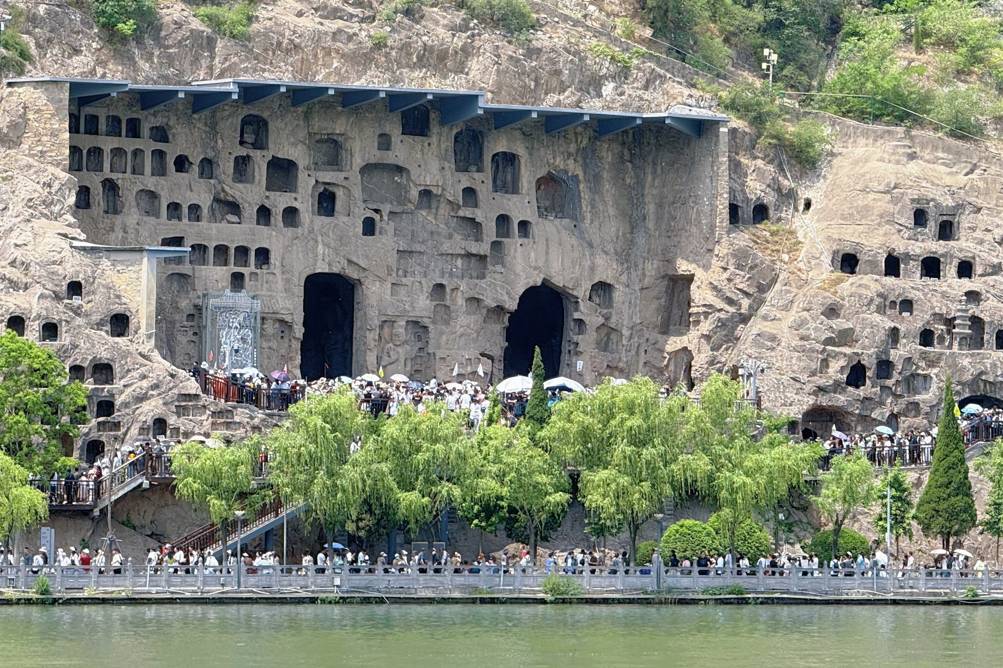 Những hang đá lưu giữ các tác phẩm nghệ thuật chạm khắc của người Trung Quốc xưa.