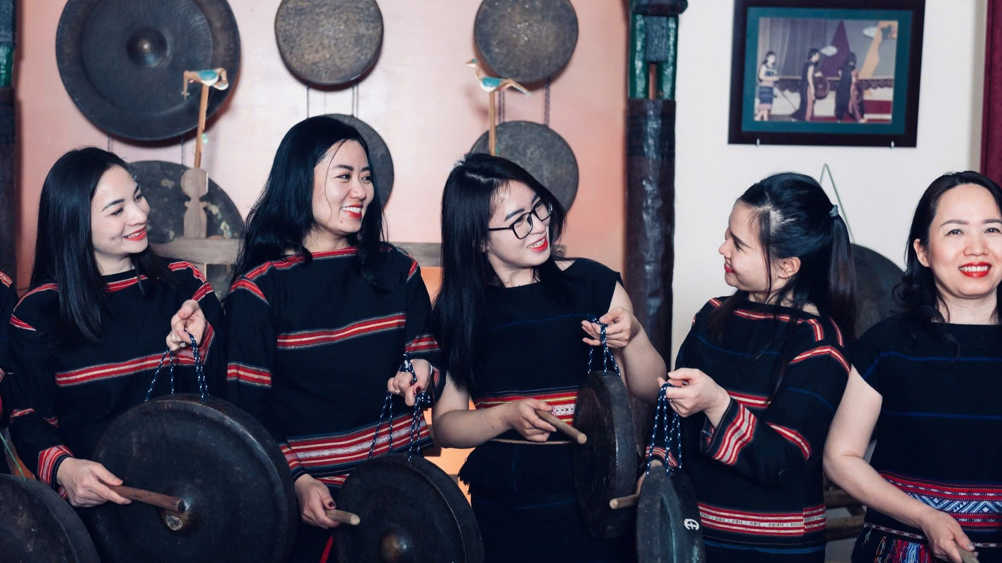 Các hoạt động quảng bá văn hóa Việt của CSE tới thành viên quốc tế.