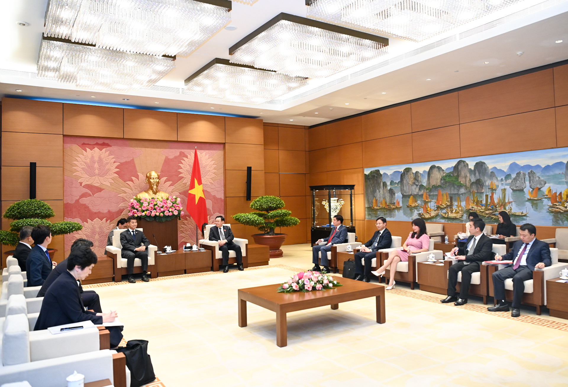 Quang cảnh buổi tiếp tại Nhà Quốc hội. Quang cảnh buổi tiếp tại Nhà Quốc hội.