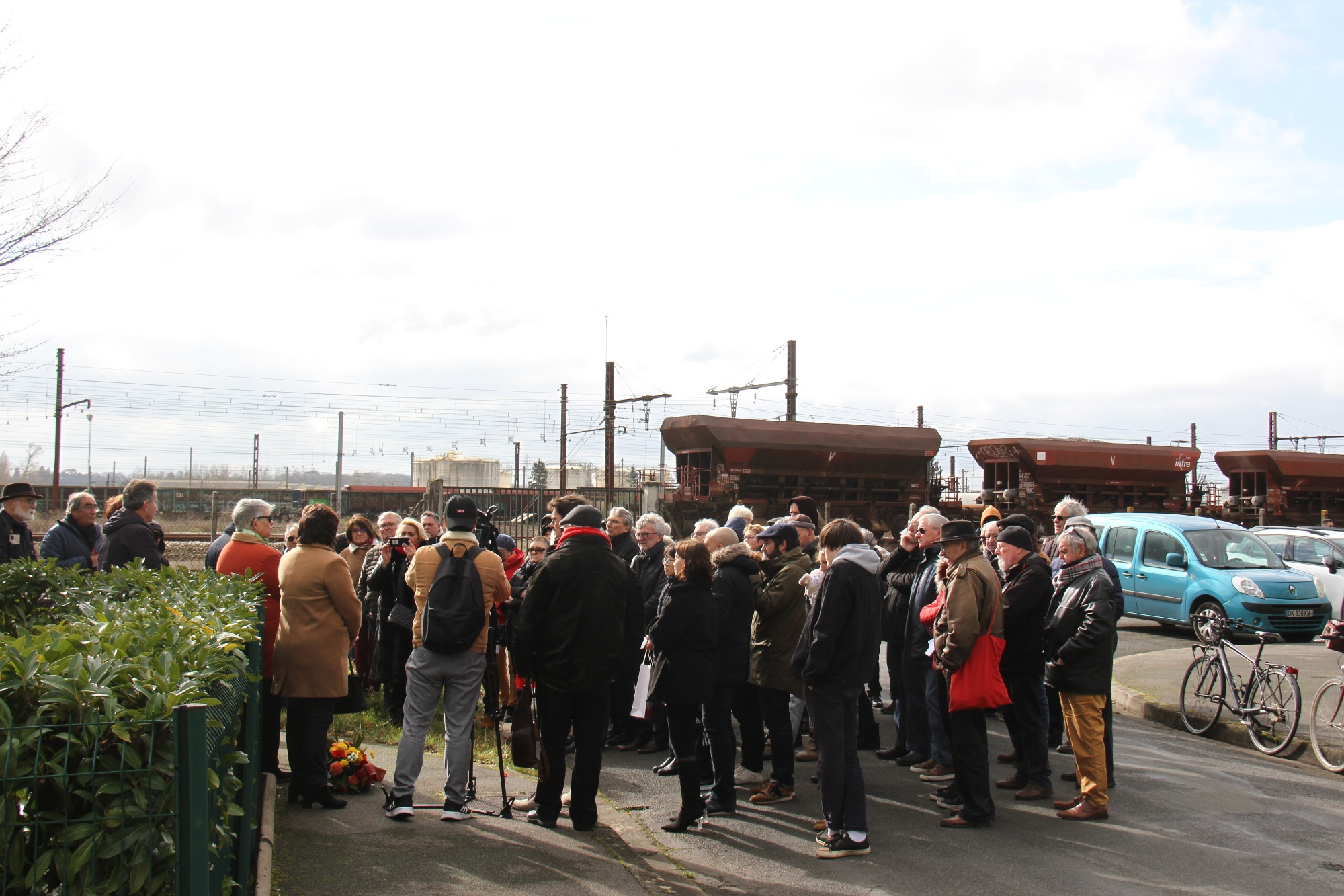 Ga Saint-Pierre-des-Corps ở ngay bên cạnh thành phố Tours, nơi Chủ tịch Hồ Chí Minh tham dự và phát biểu tại Đại hội Tours tháng 12/1920.
