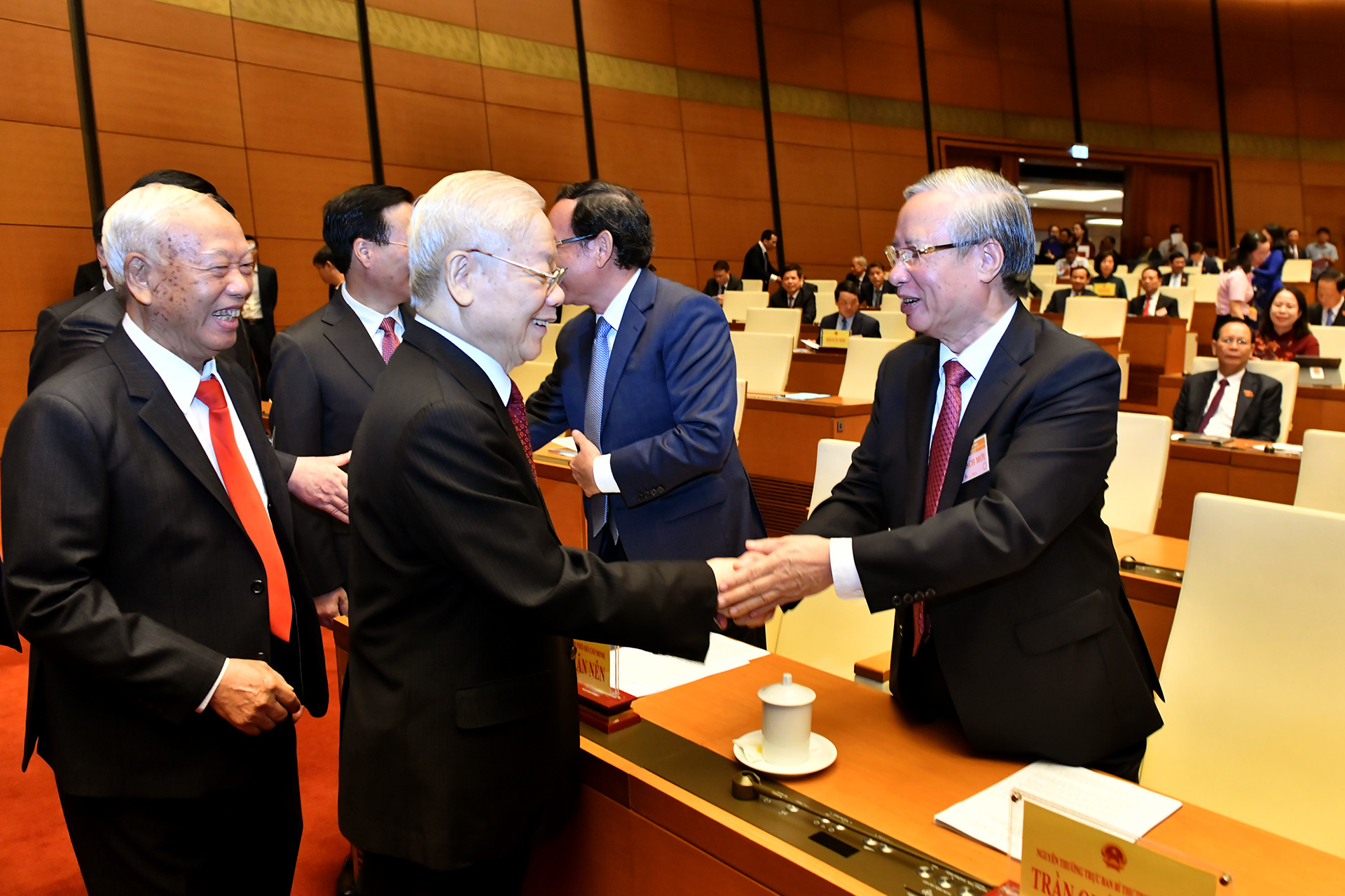 Tổng Bí thư Nguyễn Phú Trọng với các đồng chí nguyên lãnh đạo Đảng, Nhà nước dự phiên khai mạc Kỳ họp thứ 6, Quốc hội khóa XV.