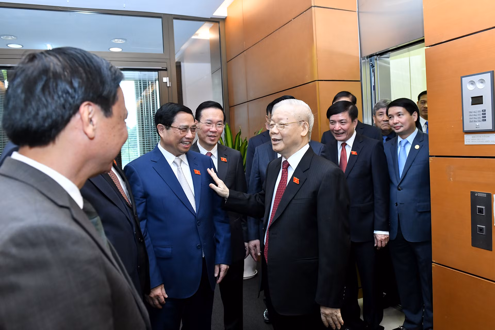 Tổng Bí thư Nguyễn Phú Trọng cùng các đồng chí lãnh đạo Đảng, Nhà nước đến dự phiên khai mạc Kỳ họp thứ 6, Quốc hội khóa XV.