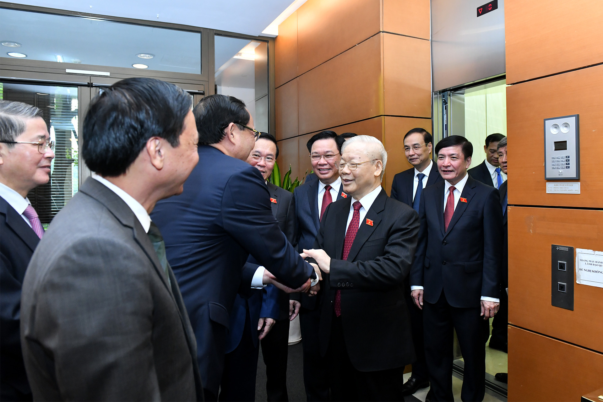 Tổng Bí thư Nguyễn Phú Trọng cùng các đồng chí lãnh đạo Đảng, Nhà nước đến dự phiên khai mạc Kỳ họp thứ 6, Quốc hội khóa XV.