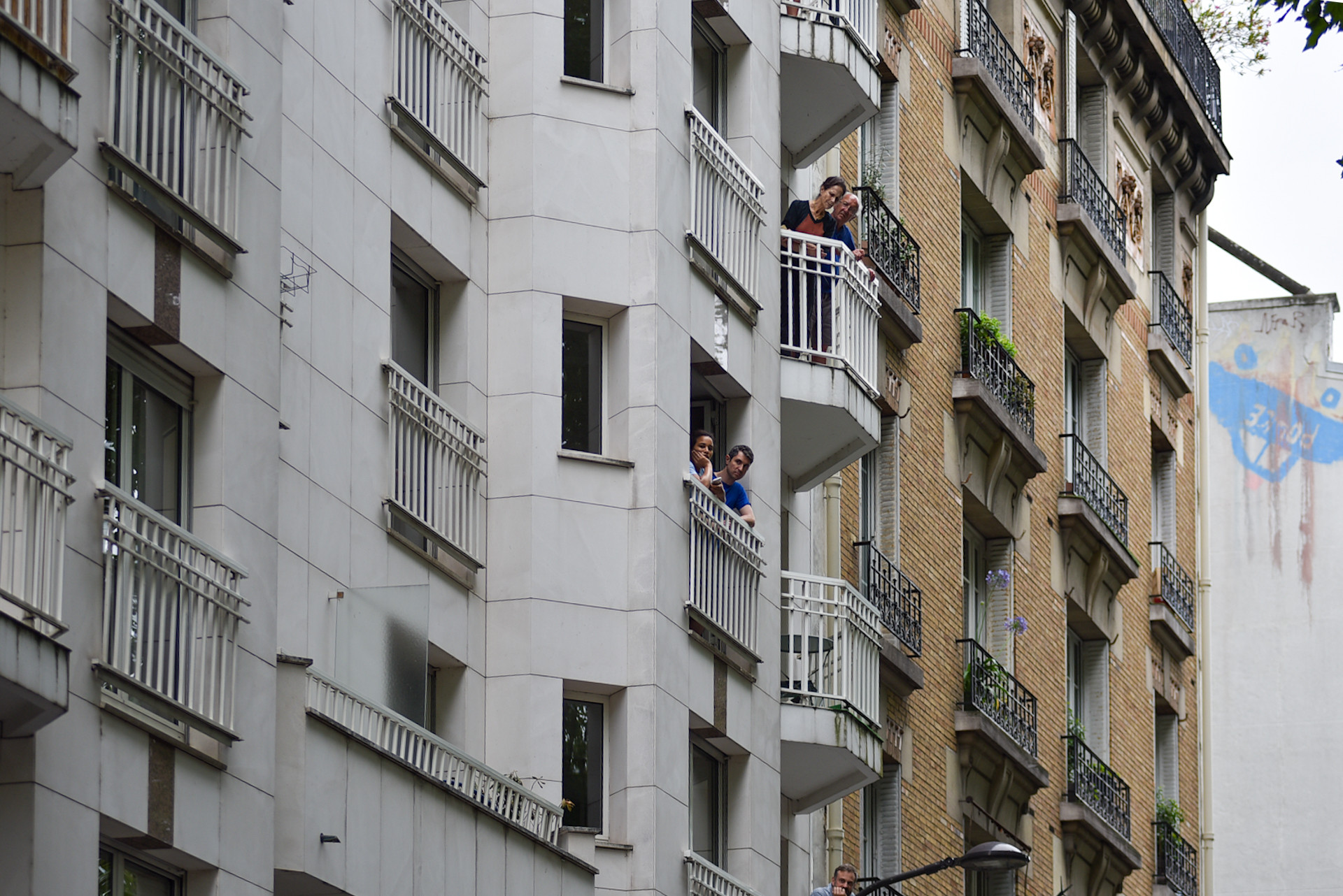 Trong hai ngày 14 và 15/7, rước đuốc trải dài trên 60km tại thủ đô Paris, đoàn rước đuốc gồm 540 người chạy tiếp sức đúng 200m sẽ đi ngang qua nhiều địa điểm lịch sử hoặc gắn bó với những sự kiện đáng nhớ của nước Pháp như tòa nhà Quốc hội, quảng trường Bastille, quảng trường Concorde, quảng trường Vosges, nhà thờ Đức Bà Notre-Dame, bảo tàng Louvre, “lá phổi xanh của thành phố” rừng Vincennes, công viên Buttes Chaumont… (Ảnh: MINH DUY)