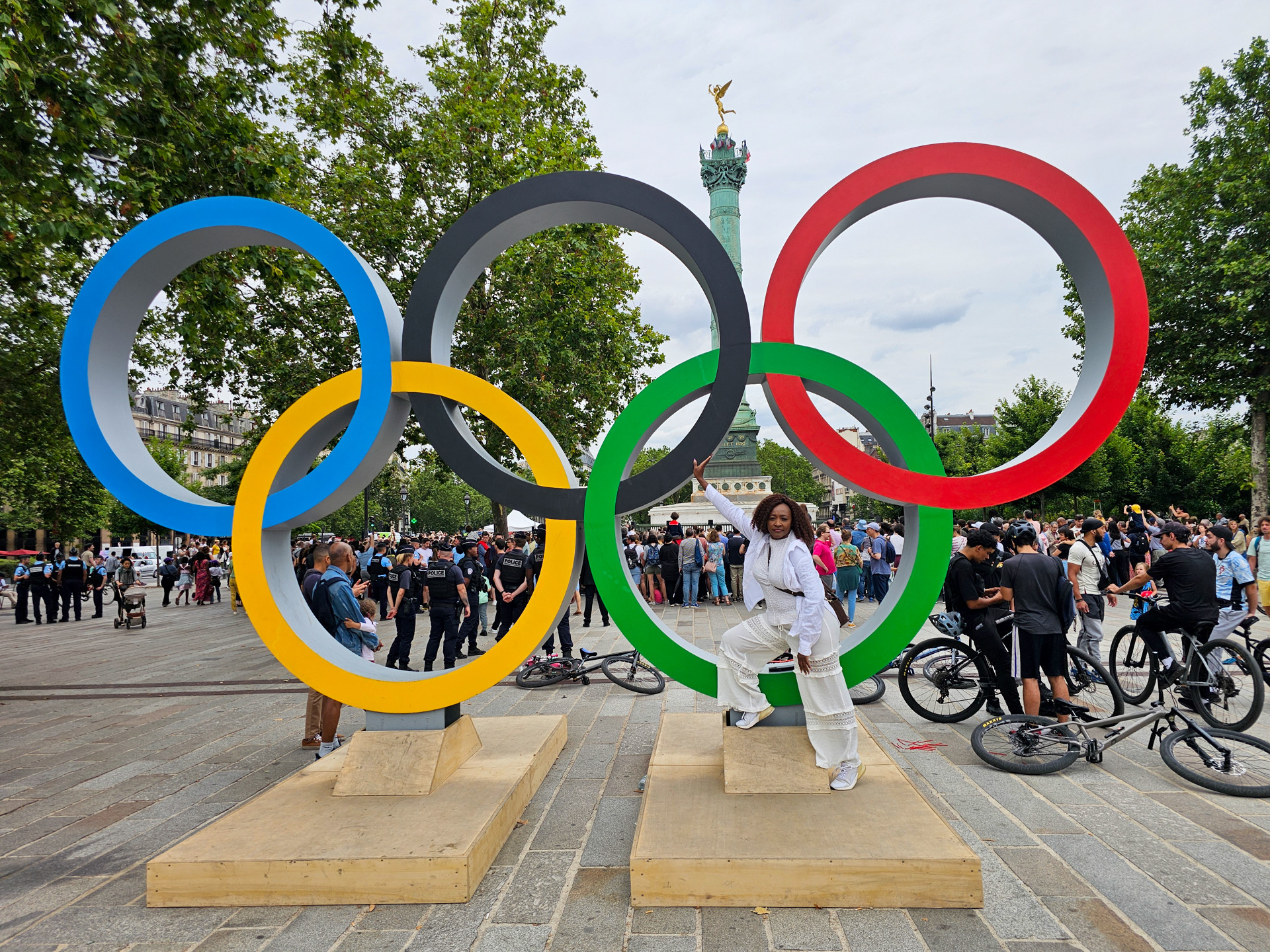 Không chỉ Pháp, mà cũng như đối với bất kỳ quốc gia đăng cai Thế vận hội nào khác, các kỳ Olympic và Paralympic góp phần thúc đẩy du lịch, quảng bá hình ảnh đất nước và con người của mỗi quốc gia, đồng thời tạo ra động lực để phát triển các ngành công nghiệp và dịch vụ liên quan. (Ảnh: MINH DUY)