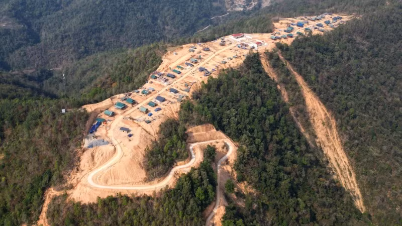 Nơi ở mới của 85 hộ dân tộc Mảng bản Nậm Suổng.